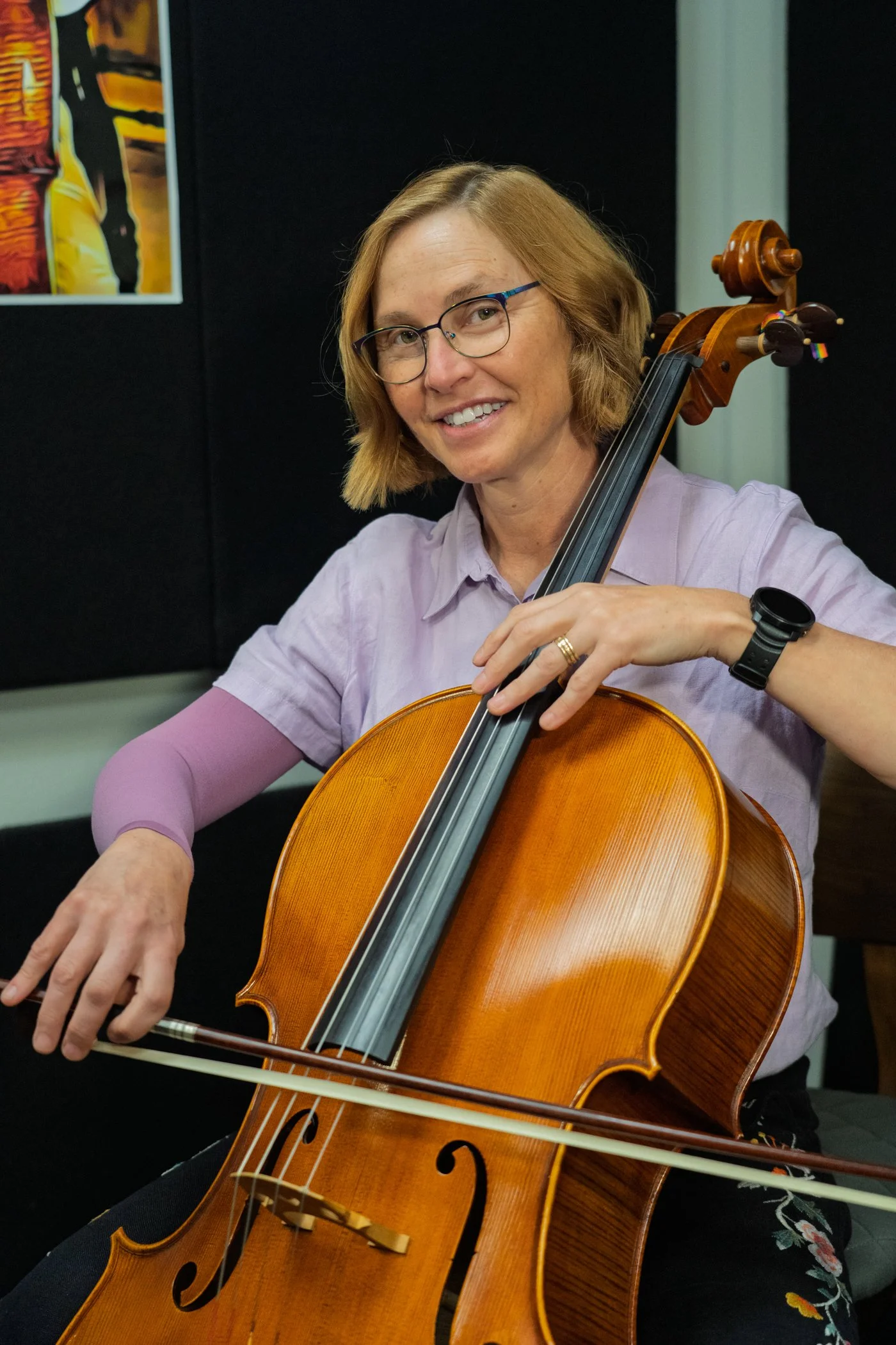 photo of Jay Bednorz with cello