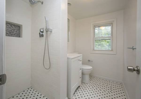 bathroom tile 1.jpg