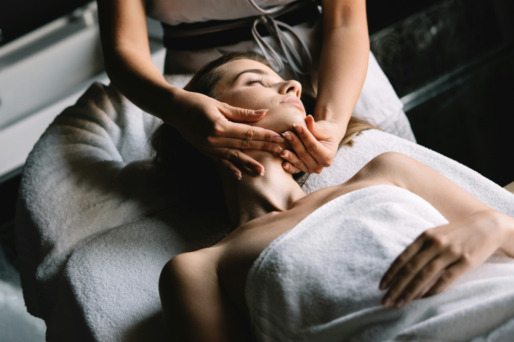 Why Buccal Massage Is the Secret to a Sculpted Jawline
