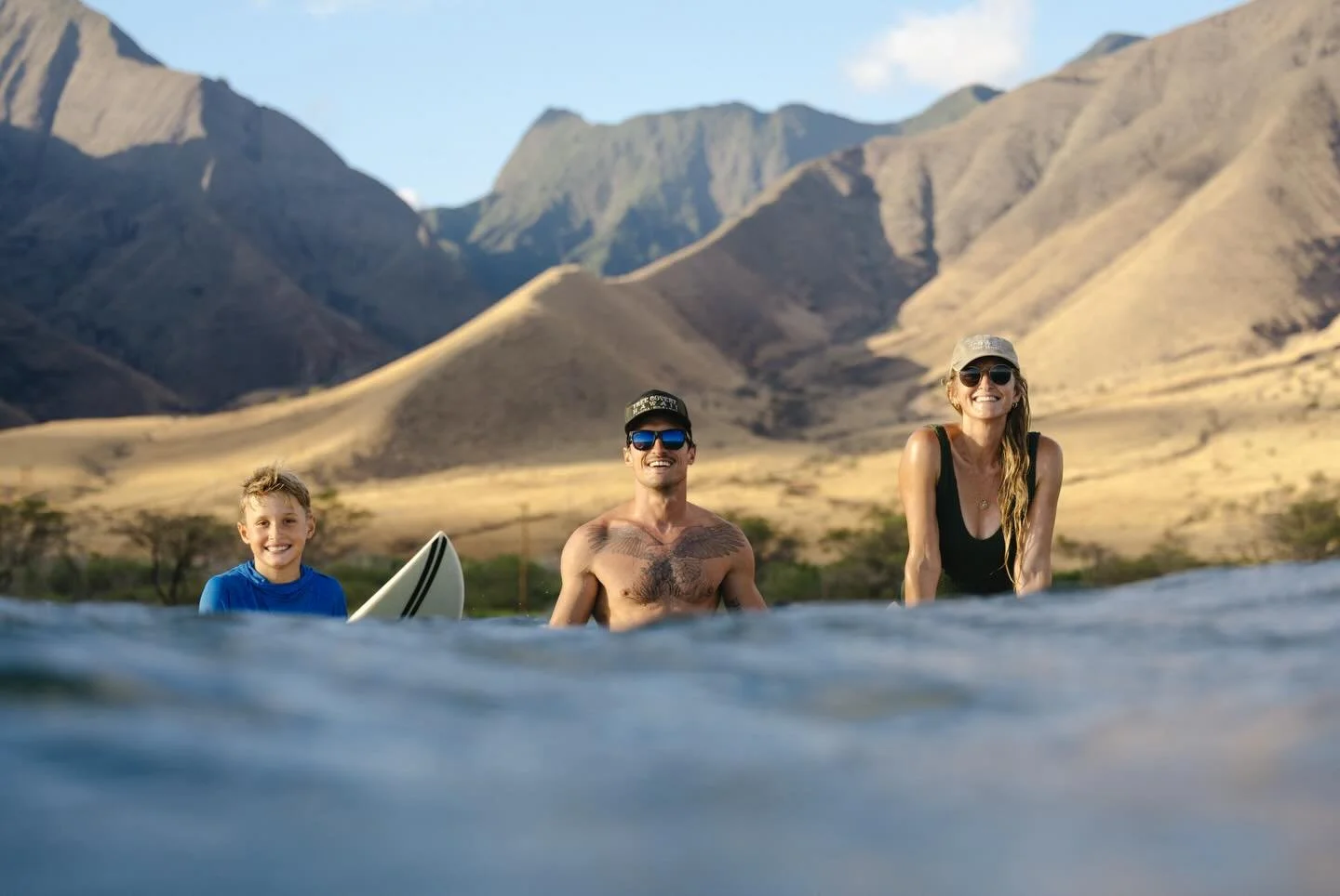 Have captured Julie&rsquo;s adorable beach fam three years in a row now, and always love how adventuring around Maui is at the center. Julie, Tony and Bear at sunset on the West Side!
. 
.
.
.
#mauiphotographer #mauifamilyphotographer #mauielopementp