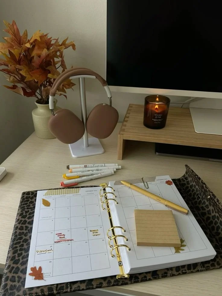 Fall Desk Accessories To Transition Your Workspace Into A Cozy Oasis