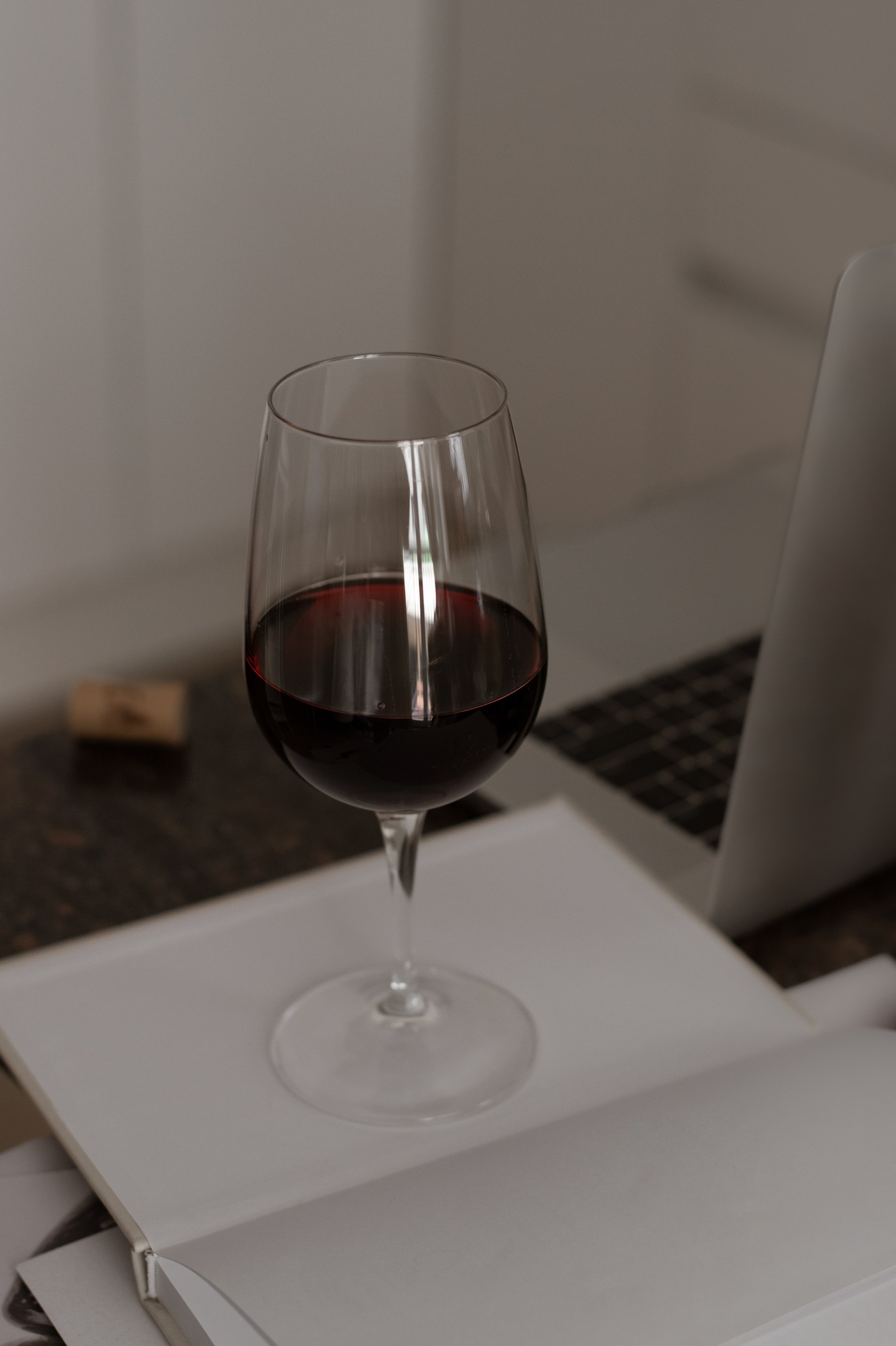 A Sommelier Shares The Best Wines For Unwinding After A Long Workday