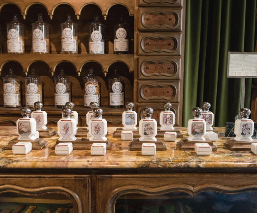 The Paris Shops That Specialize in Personalized Keepsakes