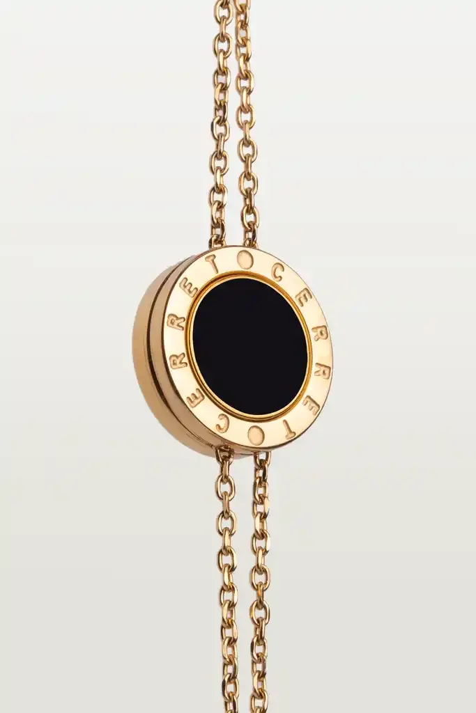 The Bracelet Built For Women Who Travel Alone For Work