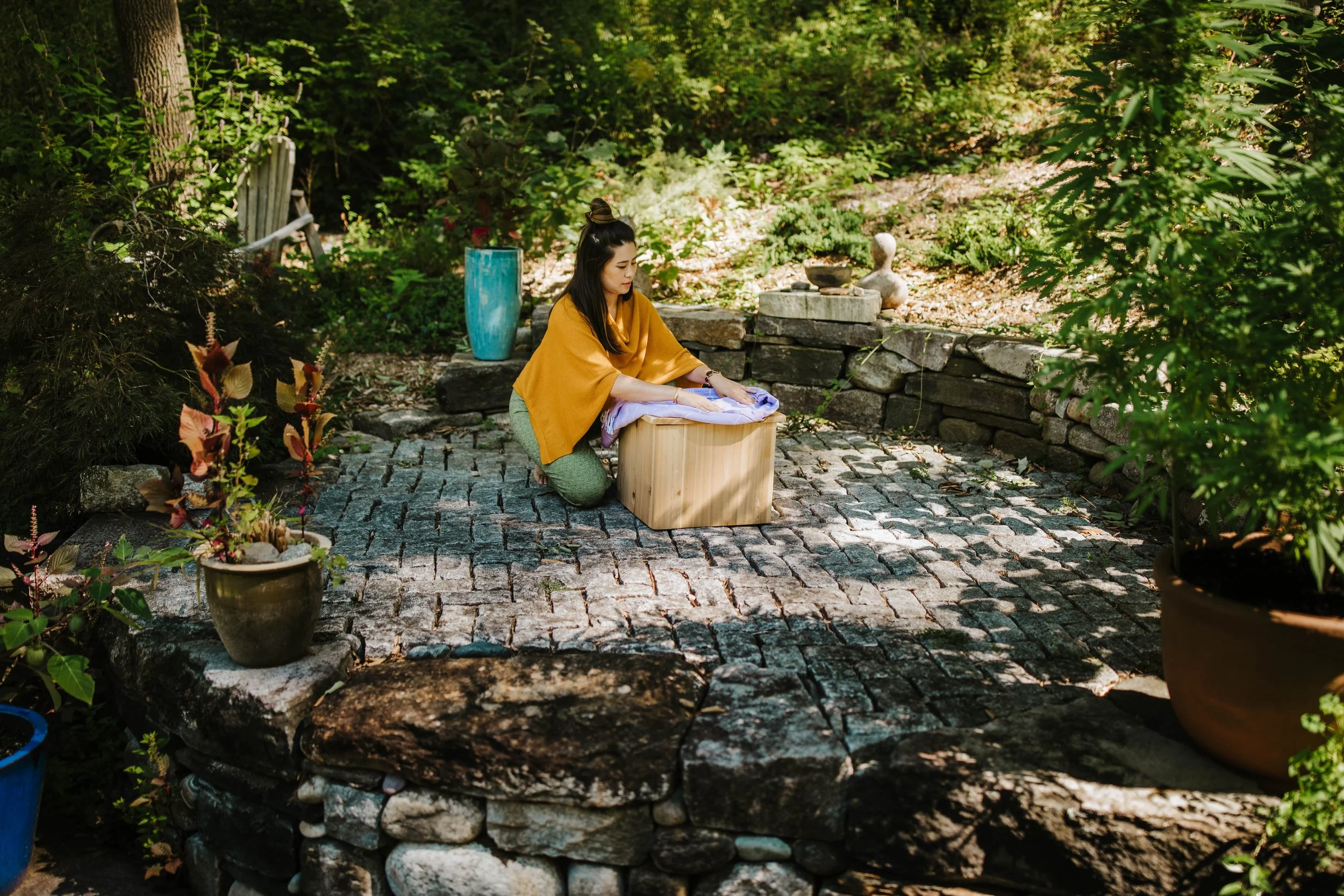kyrajeanphotos_julia_stonepatio.JPG