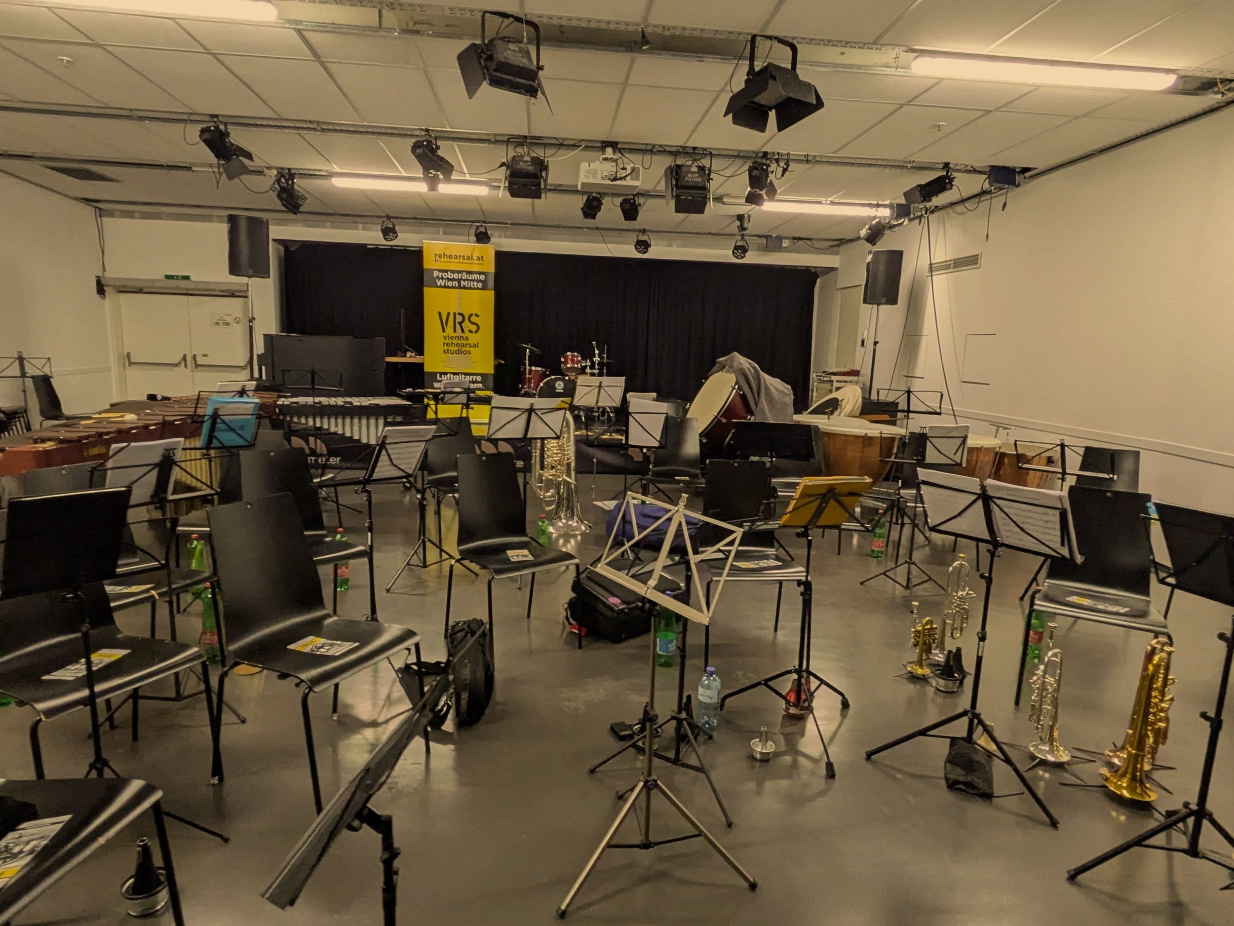 Proberaum für bis zu 50 Musiker verfügbar