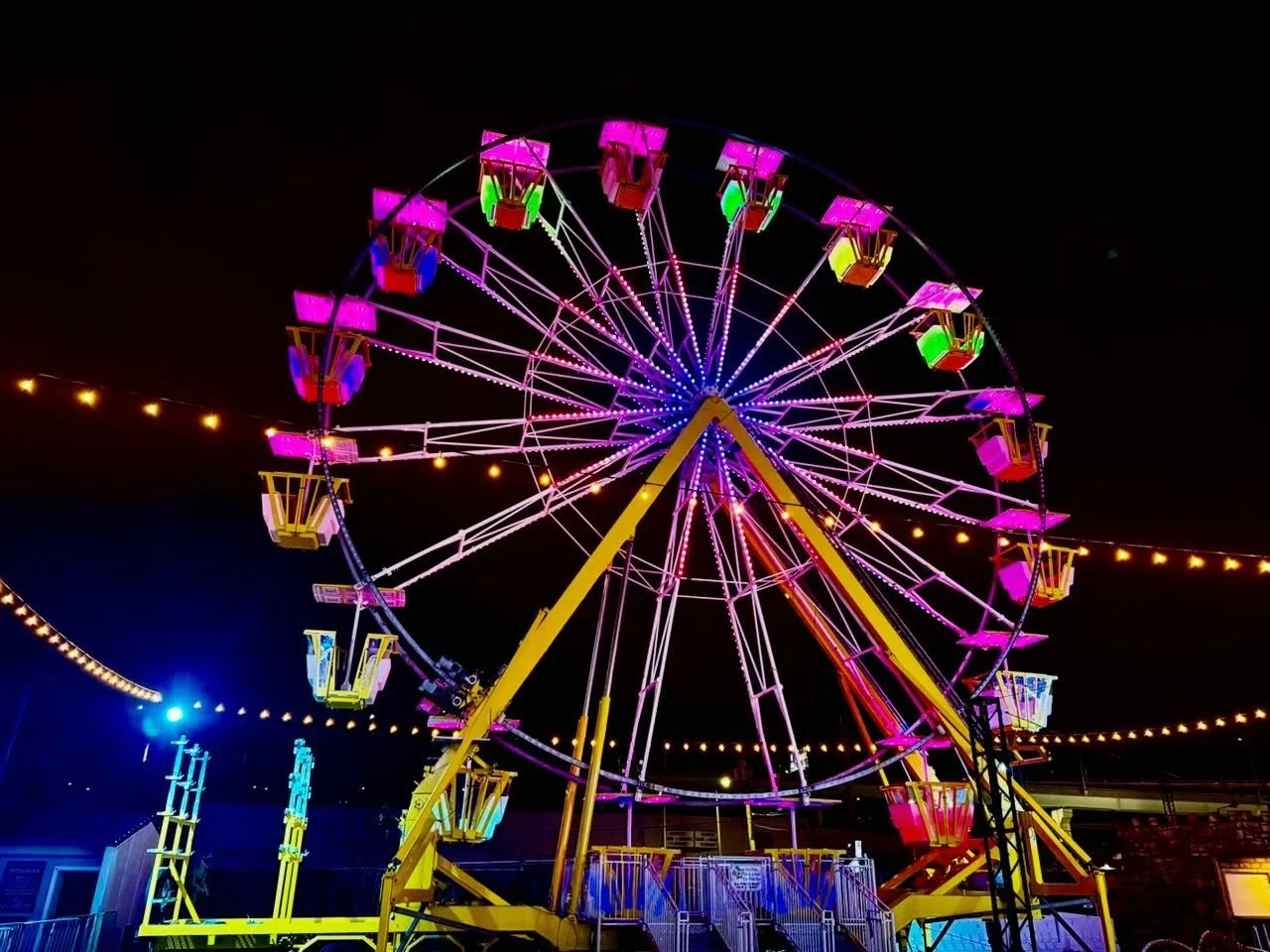 Have you seen our Immersive Ferris Wheel from the highway? We are honored to have La Luminosa, an Italian-made Ferris Wheel made specifically for European Holiday markets. Experience a new height of fun! Fully illuminated cabins that offer a captivat