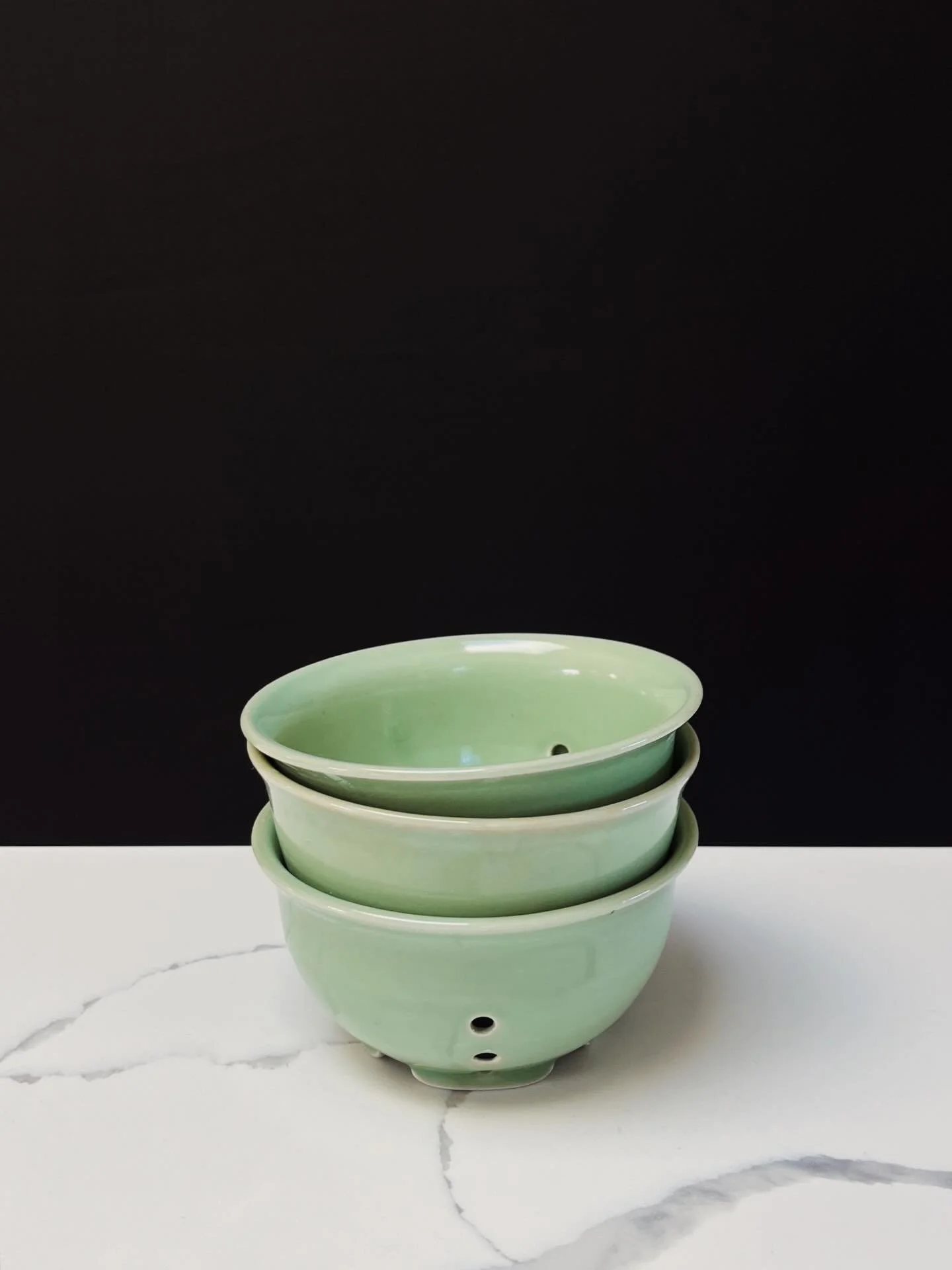 6&rdquo;D, porcelain, green celadon

Simple but featherlight berry bowls with a tulip rim that remind me of jadeite 🌷 3 available at my shop drop!

#ceramics #berrybowl