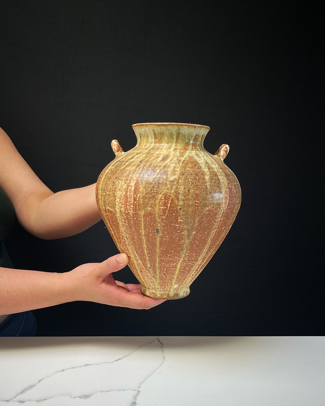 Wide-amphora.jpg