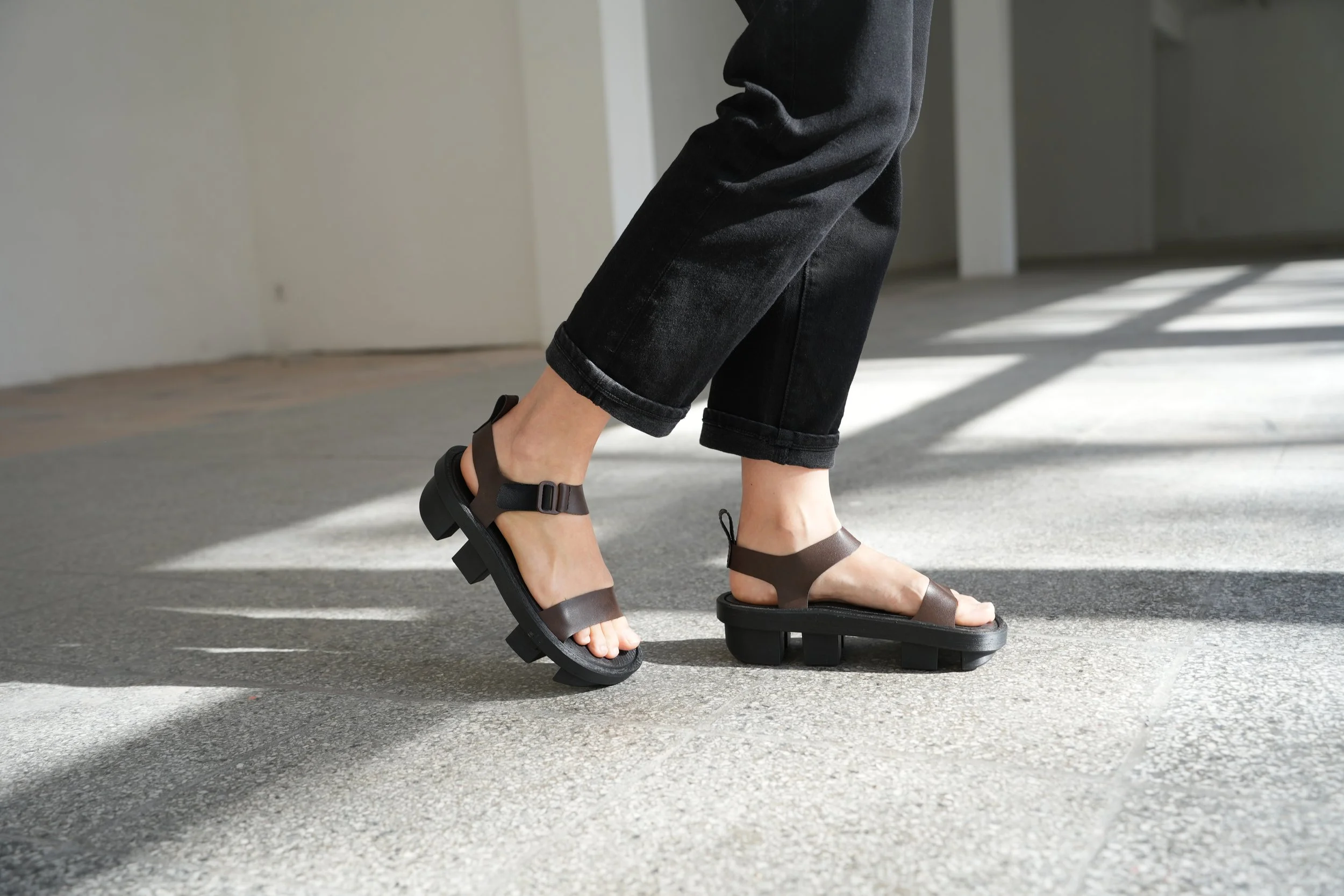 NOMI – Modular Sandals