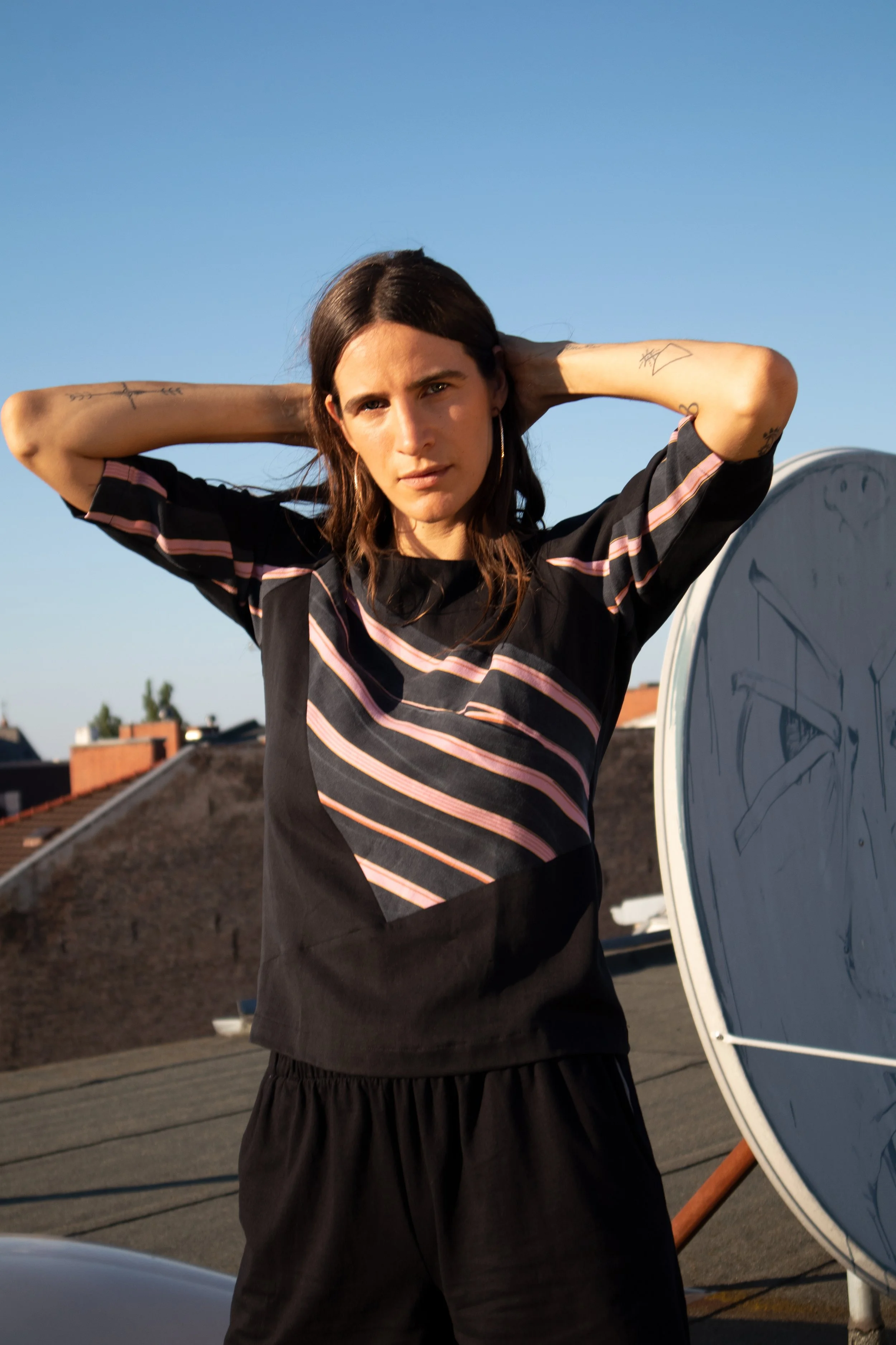 das schiefe Shirt-Model_Susan_Syring_Fotografin_Ella_Haas_03.jpg