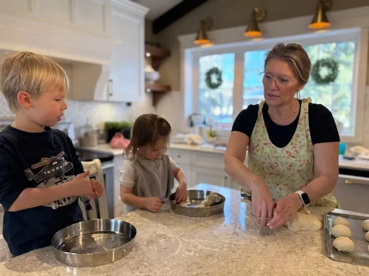 It's been a minute since you've heard from me but check out my latest Blog "Better Not Pout" With our 5 little grandkids all under the age of 4, family gatherings have evolved into attempts.... " Click the link in my bio to read about 