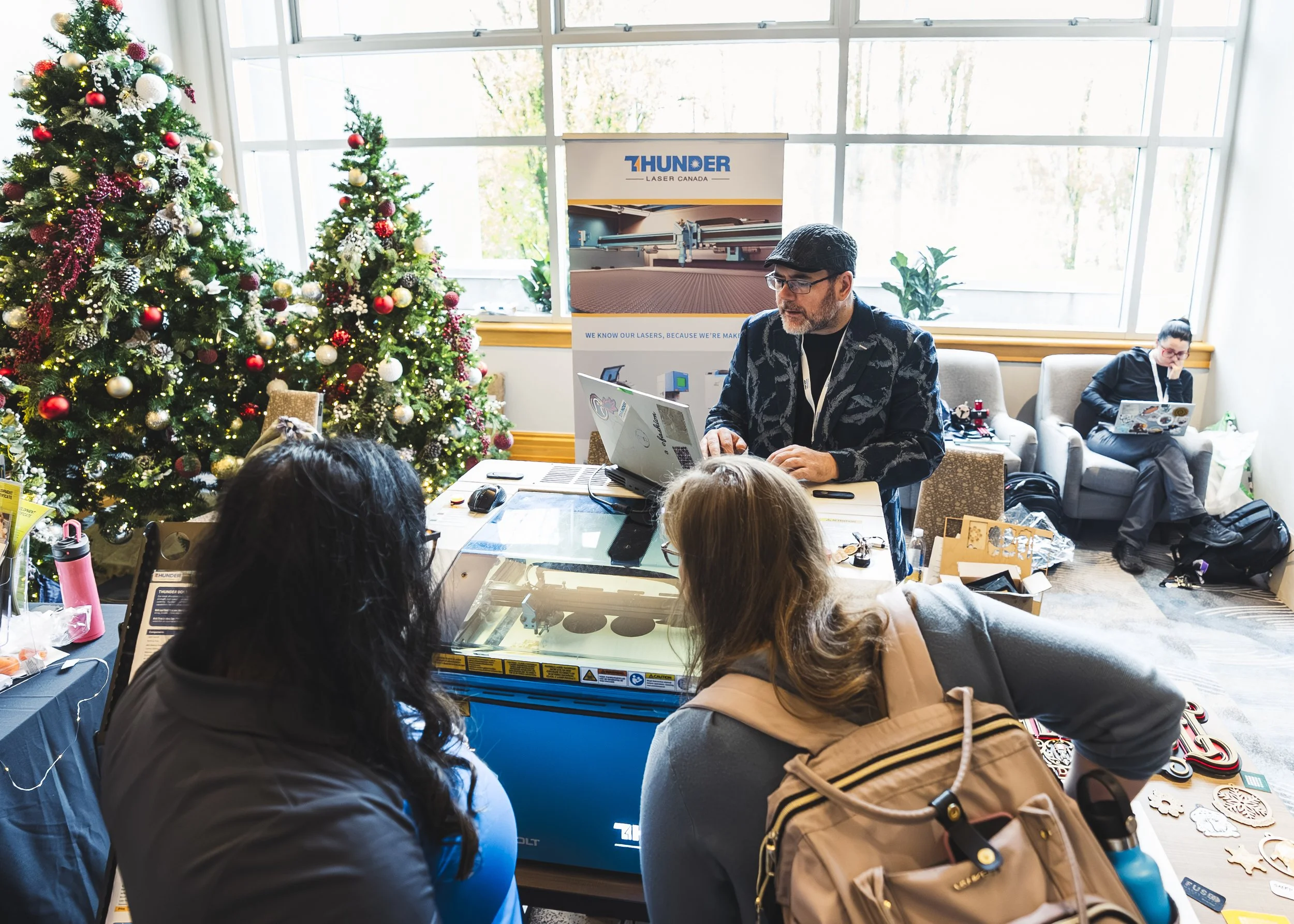 Thunder Laser Exhibitor