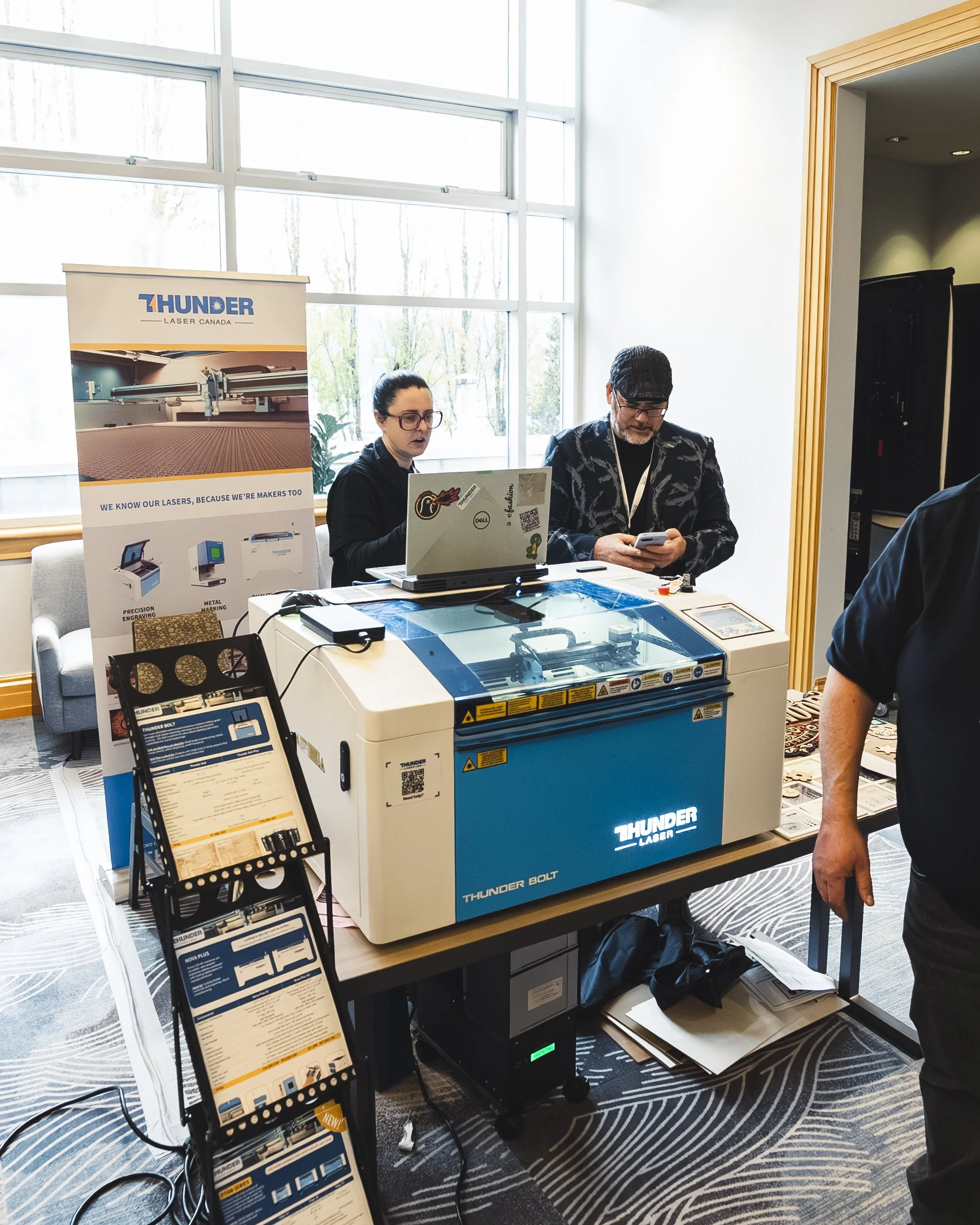 Thunder Laser Exhibitor