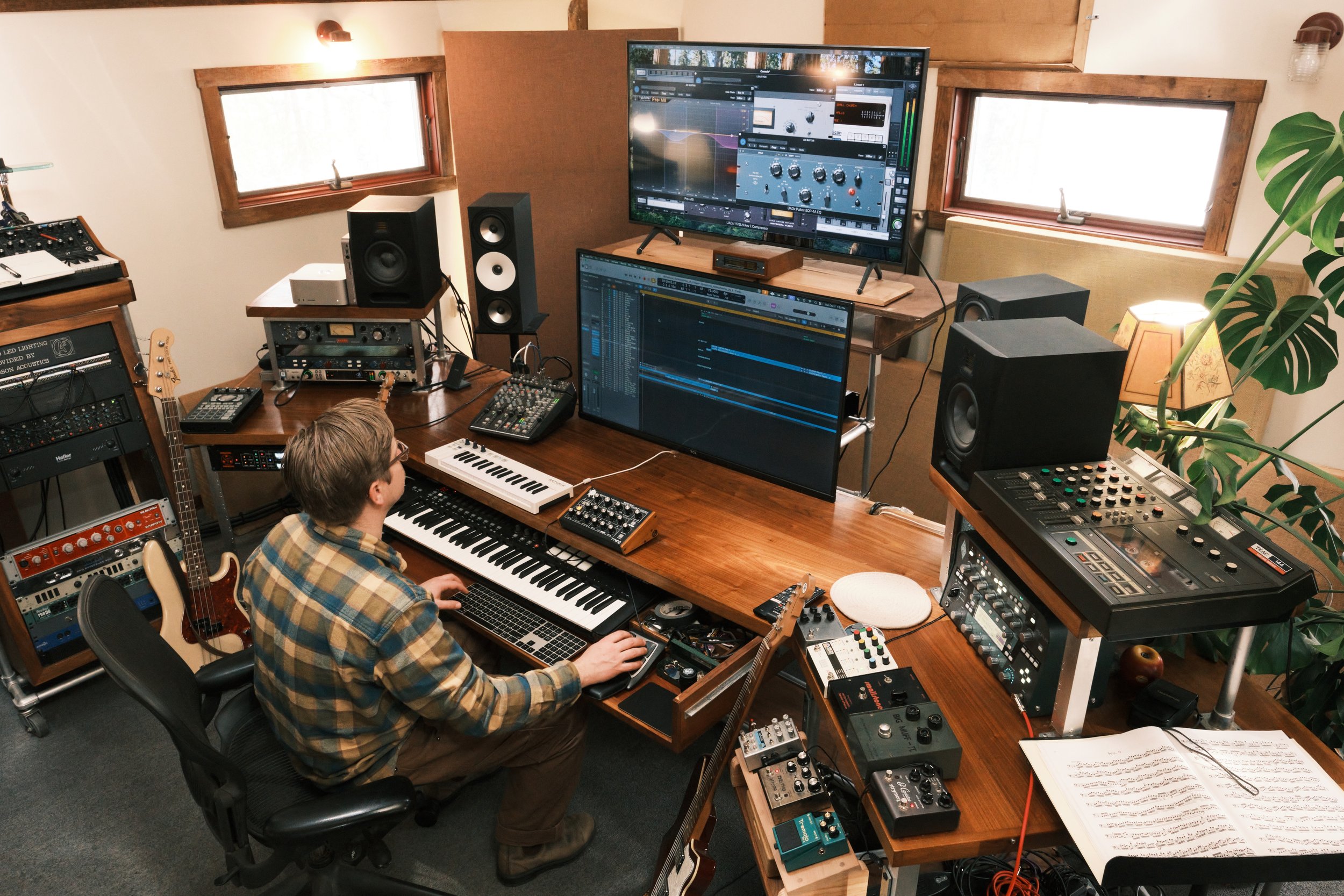 Jon Comp BEHIND.jpeg