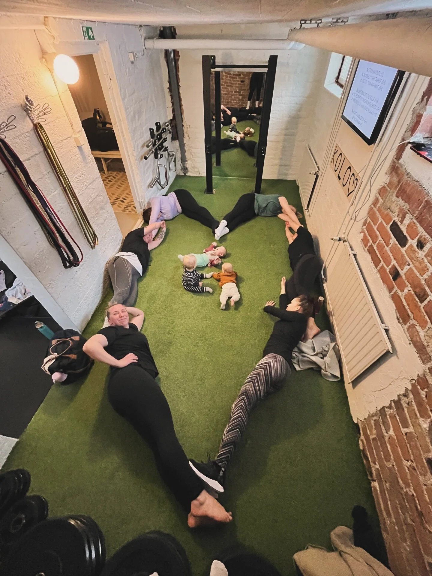 Kolon viikkokatsaus 🤎💪🏻

T&auml;&auml; viikko tais pit&auml;&auml; sis&auml;ll&auml;&auml;n kirjaimellisesti verta, hike&auml; ja kyyneleit&auml;. Ja erilaisia mave-hanskoja 😂 Sit&auml; se el&auml;m&auml; on ja Kolossa se ihanasti aina n&auml;kyy