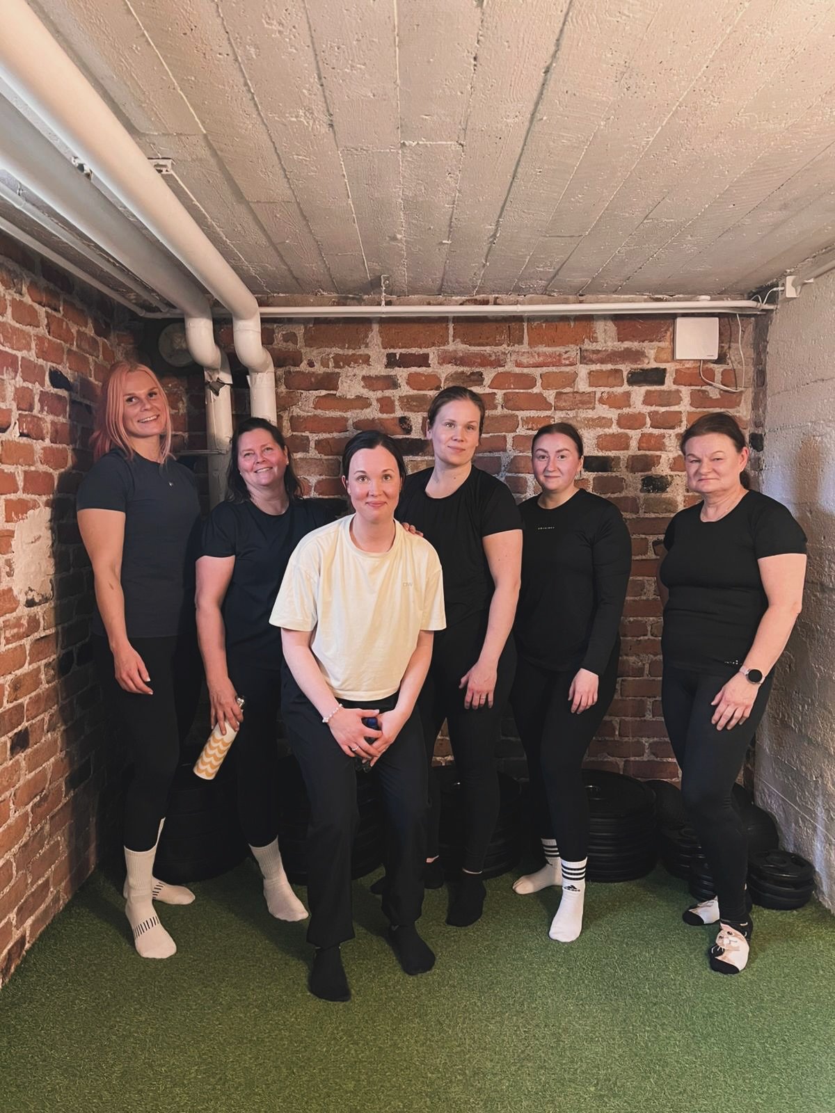 Kolon viikkokatsaus 💪🏻🤎

🦵🏻kipeit&auml; pohkeita (kiitos maanantain porrastreenin)
👋muutama Kolo-debyytti
🌊saunaa&amp;uintia
😅raskasta rautaa
💛🖤SaiPan peli&auml;
☺️iloisia naamoja 
🥰&auml;itej&auml;&amp;vauvoja
☀️Kolon kes&auml;ryhm&auml;n