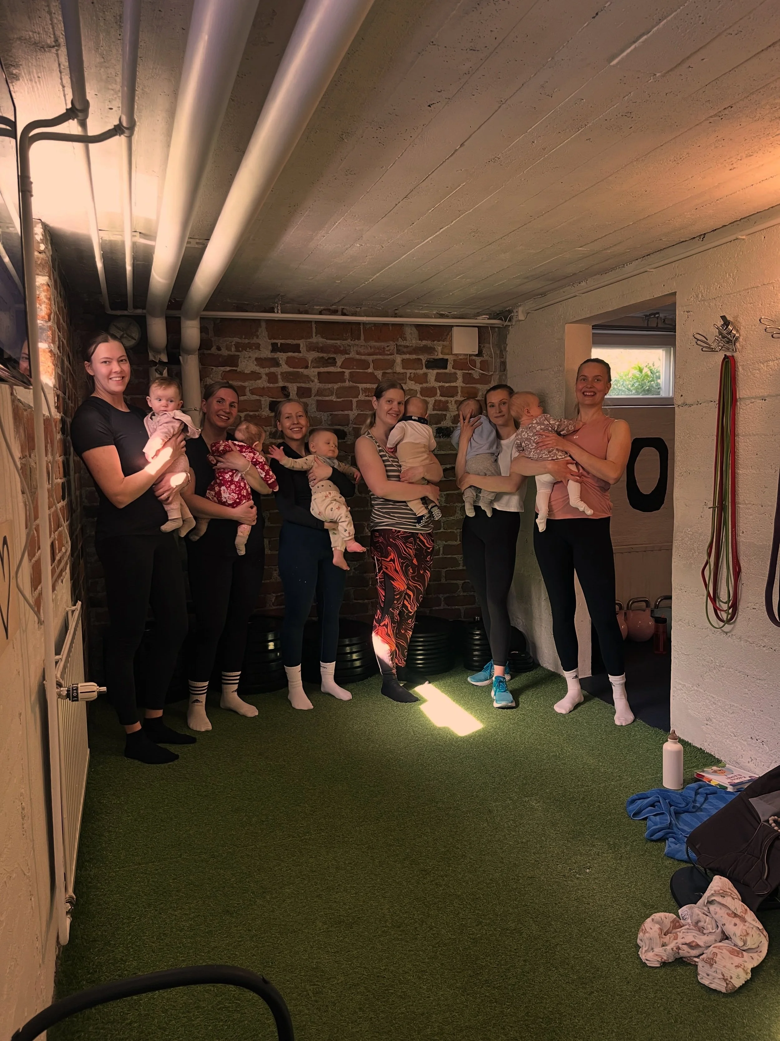 Kolon viikkokatsaus 🤎💪🏻 

🩷&Auml;ititreenej&auml;
🤗Ellu&amp;Eve karkas kaheksi p&auml;iv&auml;ksi @pulsanasema :lle suunnittelemaan Kolon syksy&auml;
🥵Mave laitto t&auml;ll&auml; viikolla porukkaa kirjaimellisesti polvilleen 
☀️Kes&auml; Koloss
