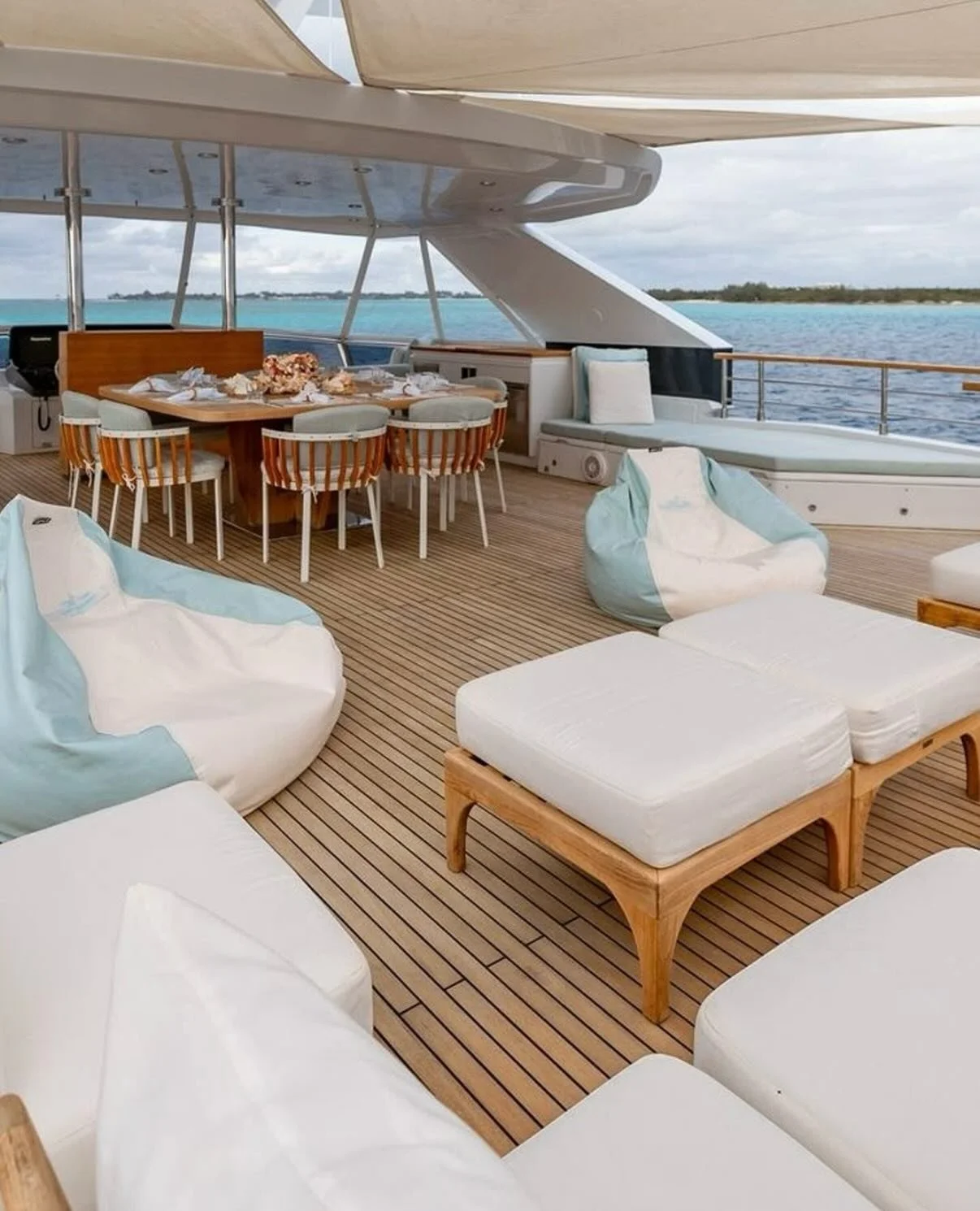 Yacht and catamaran charters are one of my favorite ways to create special memories.

Clients will be spending 7 nights this summer sailing through the Greek Isles with their family of four. 

An experience of a lifetime followed by a stay at a stunn