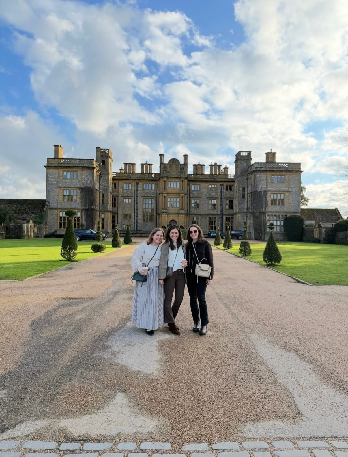 Nothing like a good dose of English country air 🌿✨

Just returned from the most fabulous stay at Estelle Manor! 

It has all the charm of a historical manor but fun! 

Think pools, bikes, kids&rsquo; clubs, padel, relaxed dining, and acres of space 