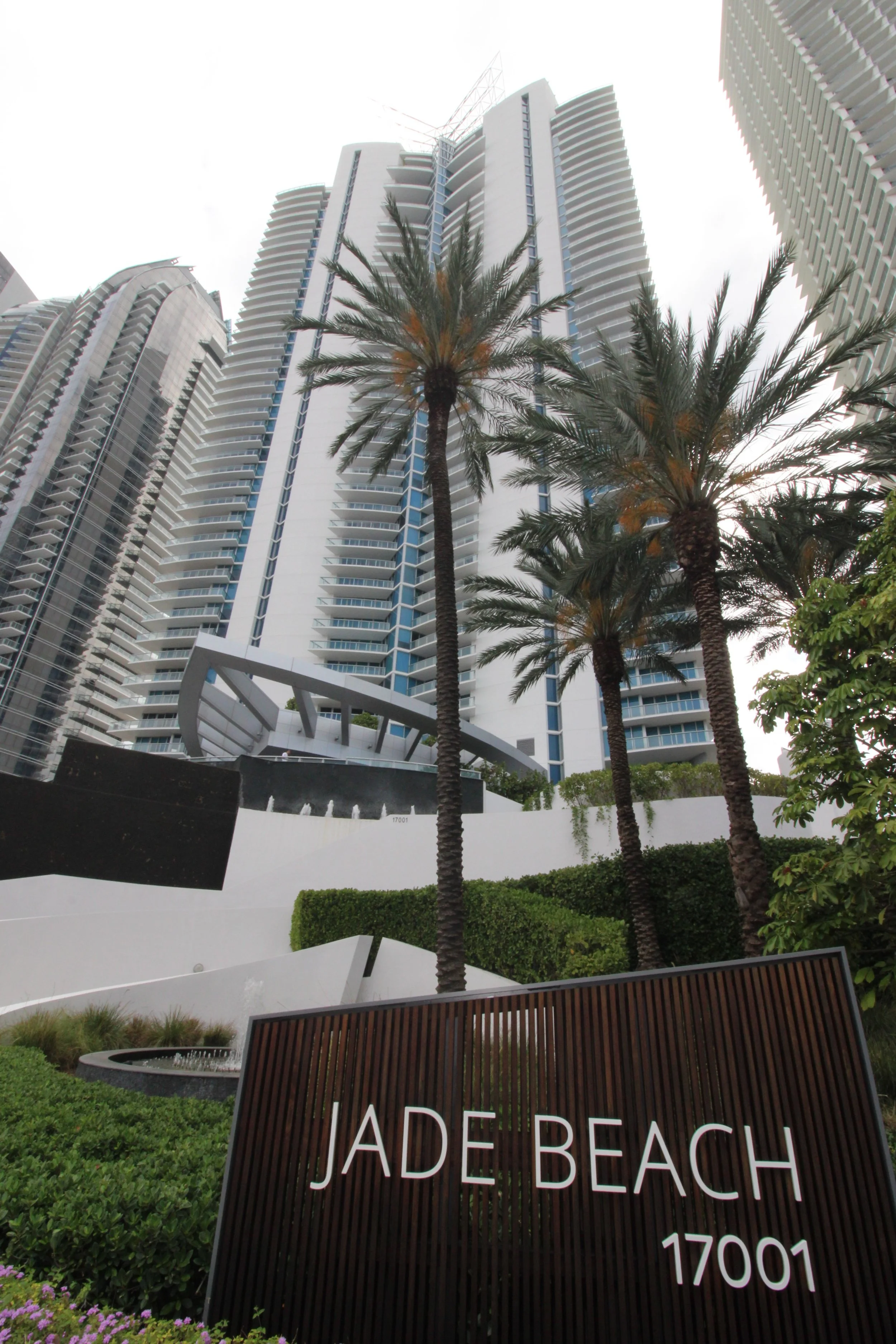 JadeBeach Front2.JPG