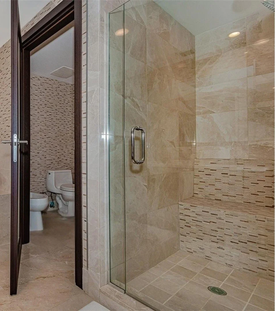 JadeBeach-1507-bath1 - Copy.jpg