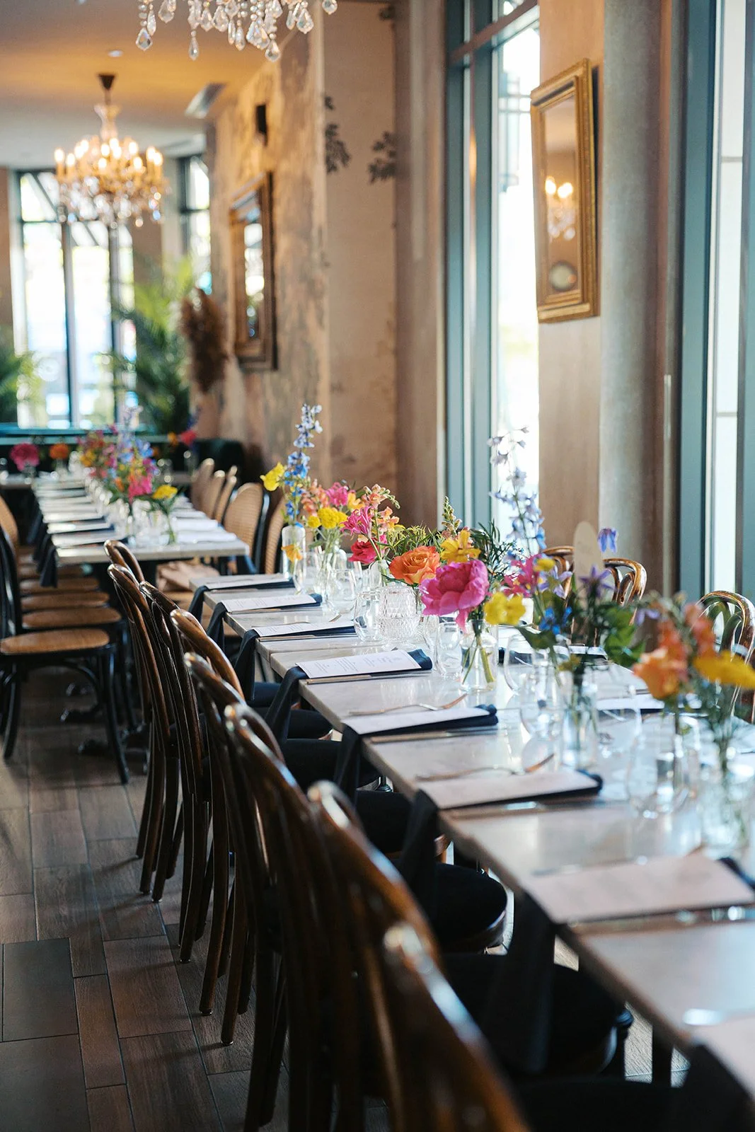  how much do wedding flowers cost 2