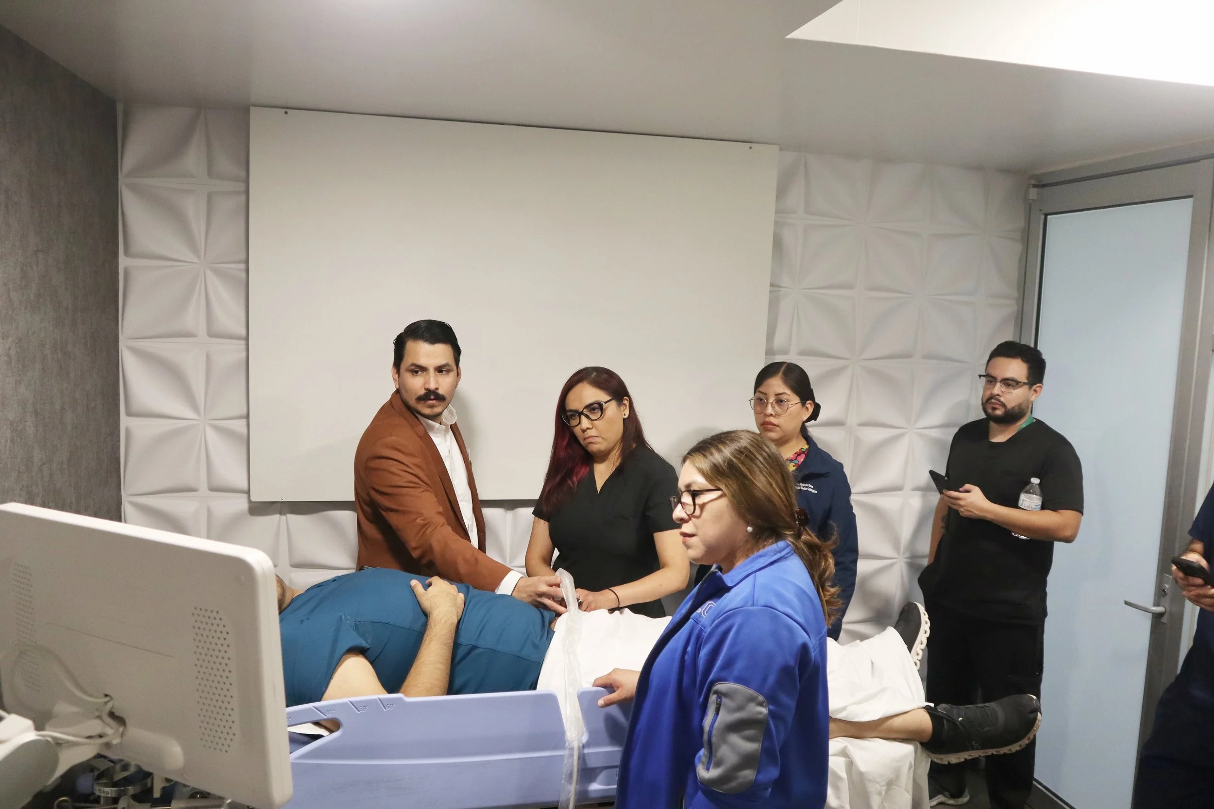 Curso-taller: Inserción de catéter PICC y línea arterial