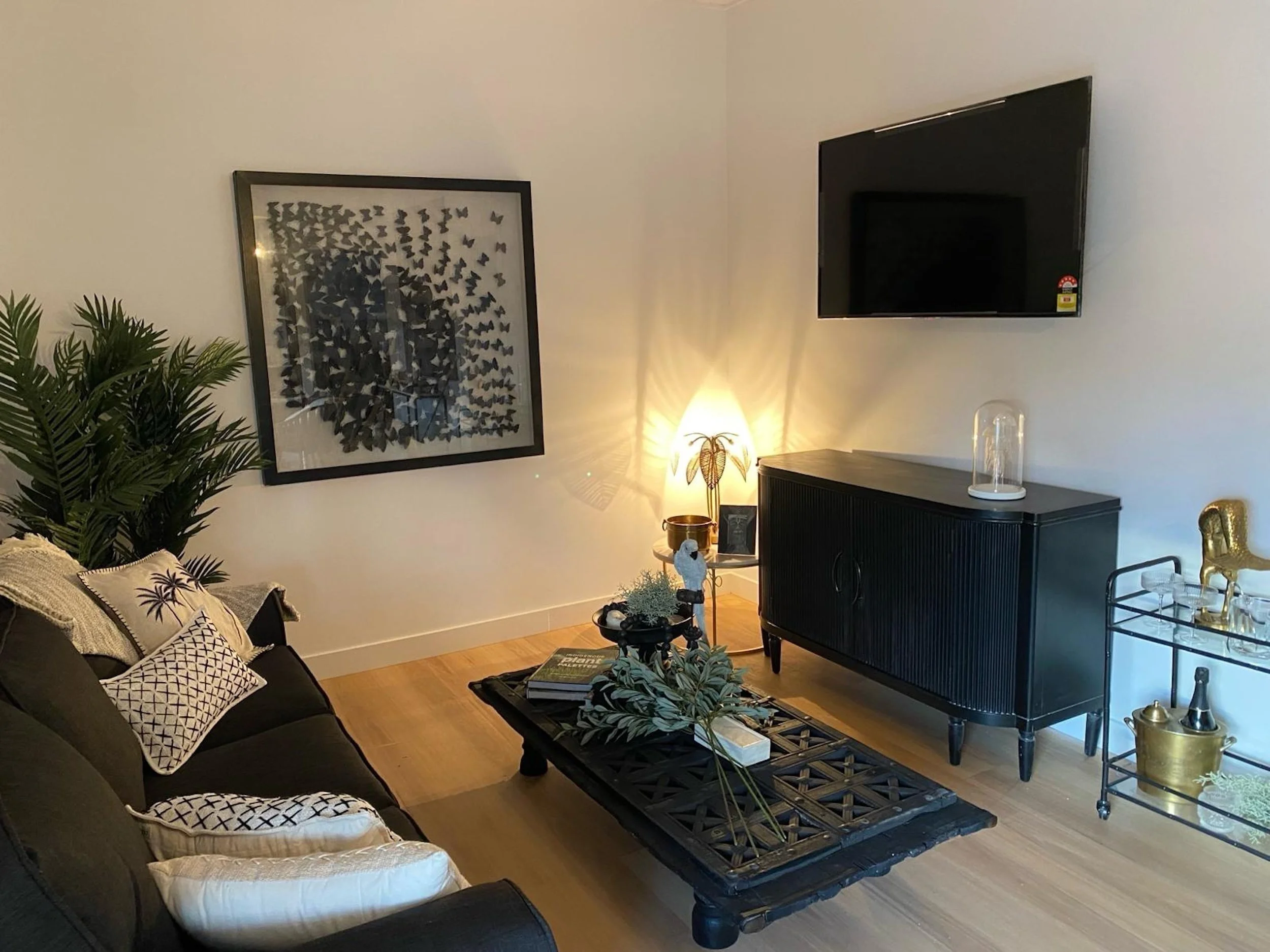 Black and white decor