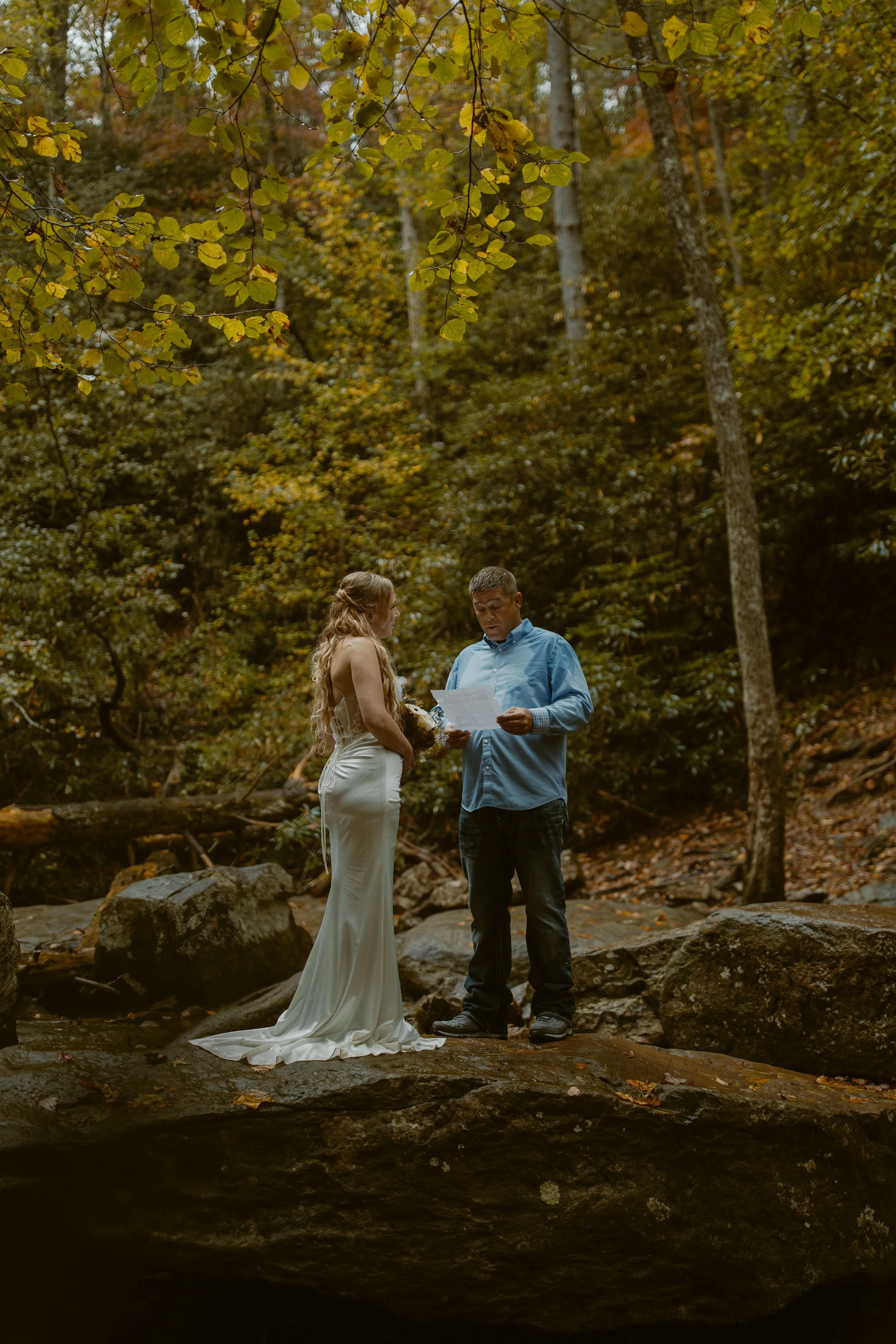 Tennessee-adventure-waterfall-fall-elopement
