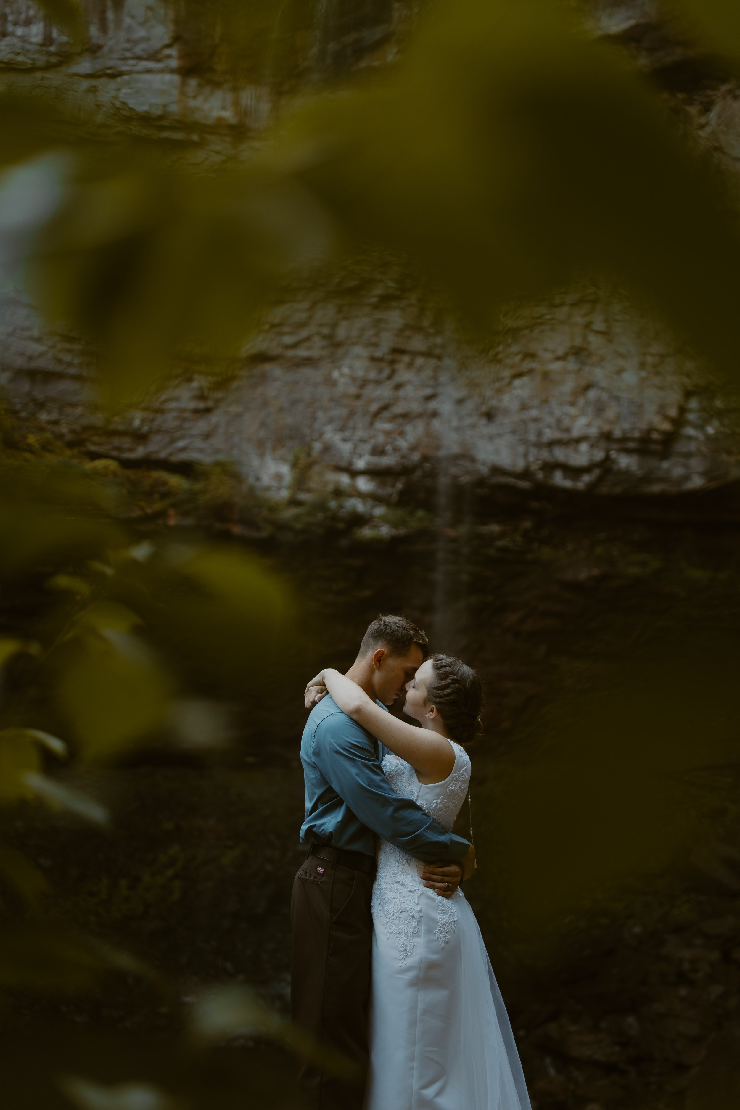 Tennessee-waterfall-sunrise-elopement