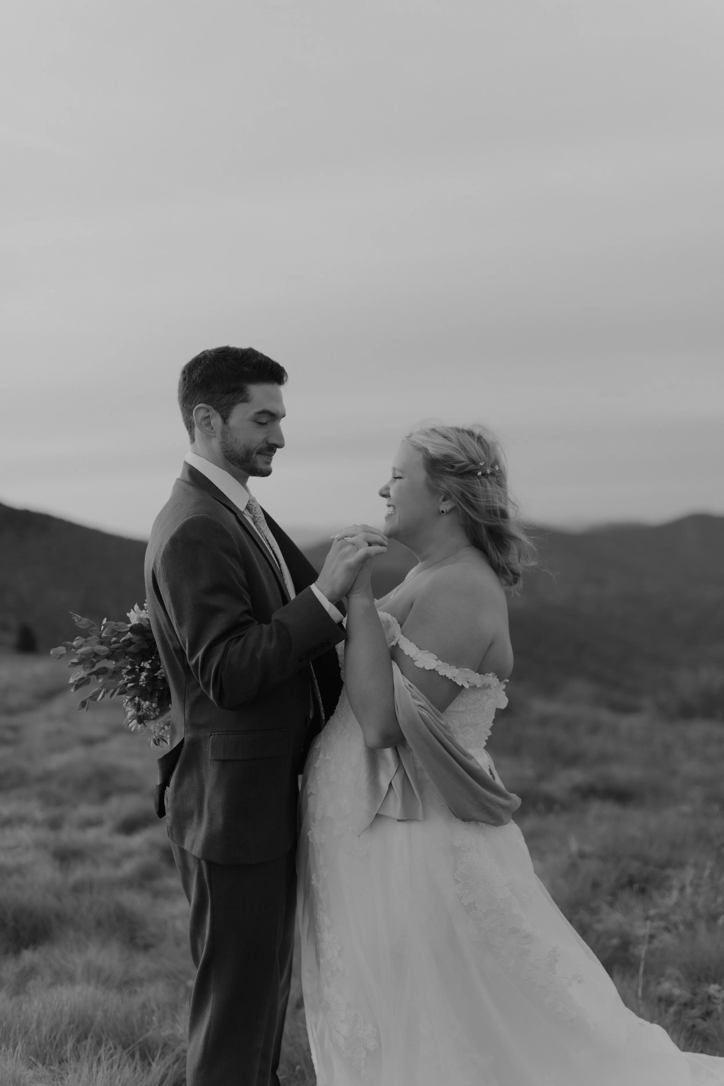 sunrise-roan-mountain-elopement-Tennessee