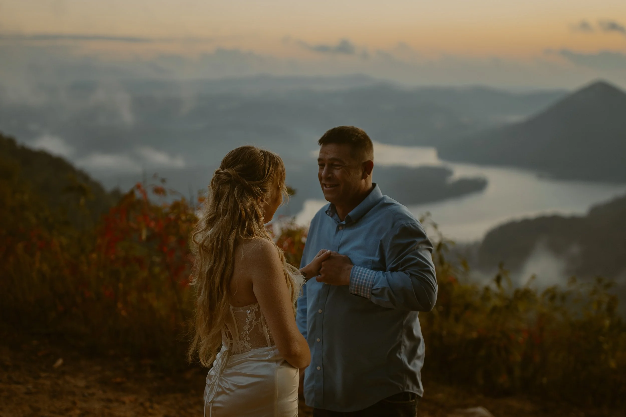 Tennessee-adventure-waterfall-fall-elopement