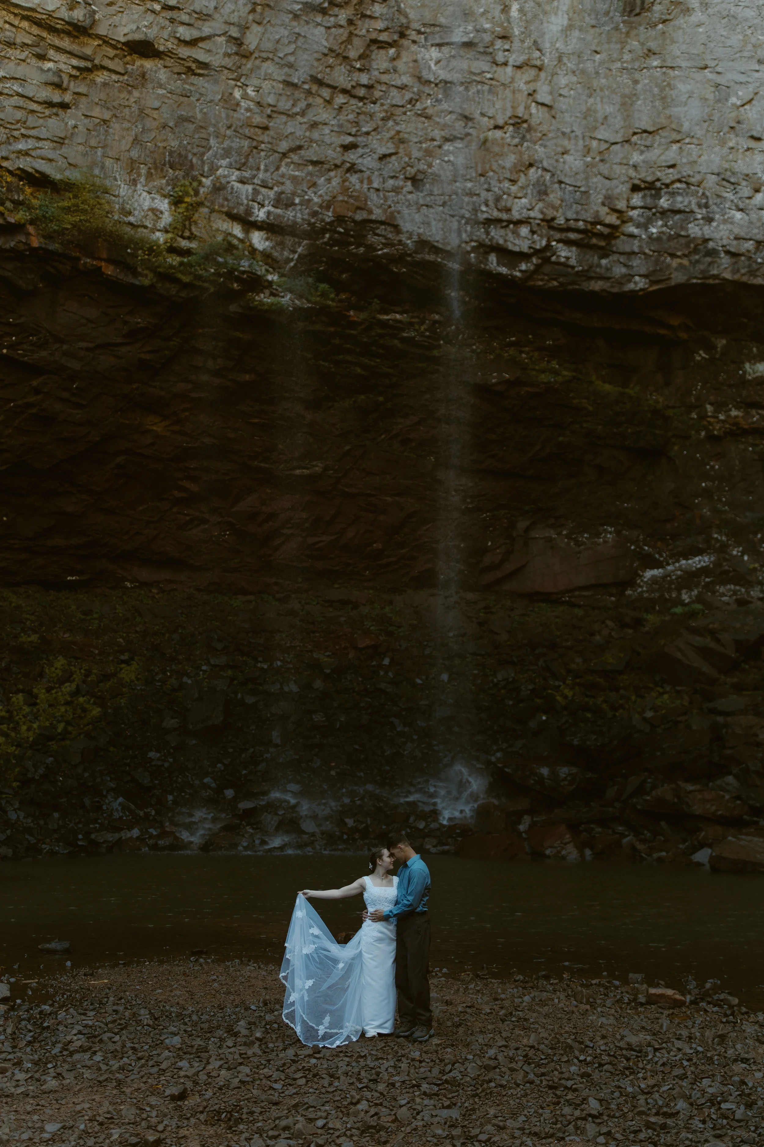 Tennessee-waterfall-sunrise-elopement