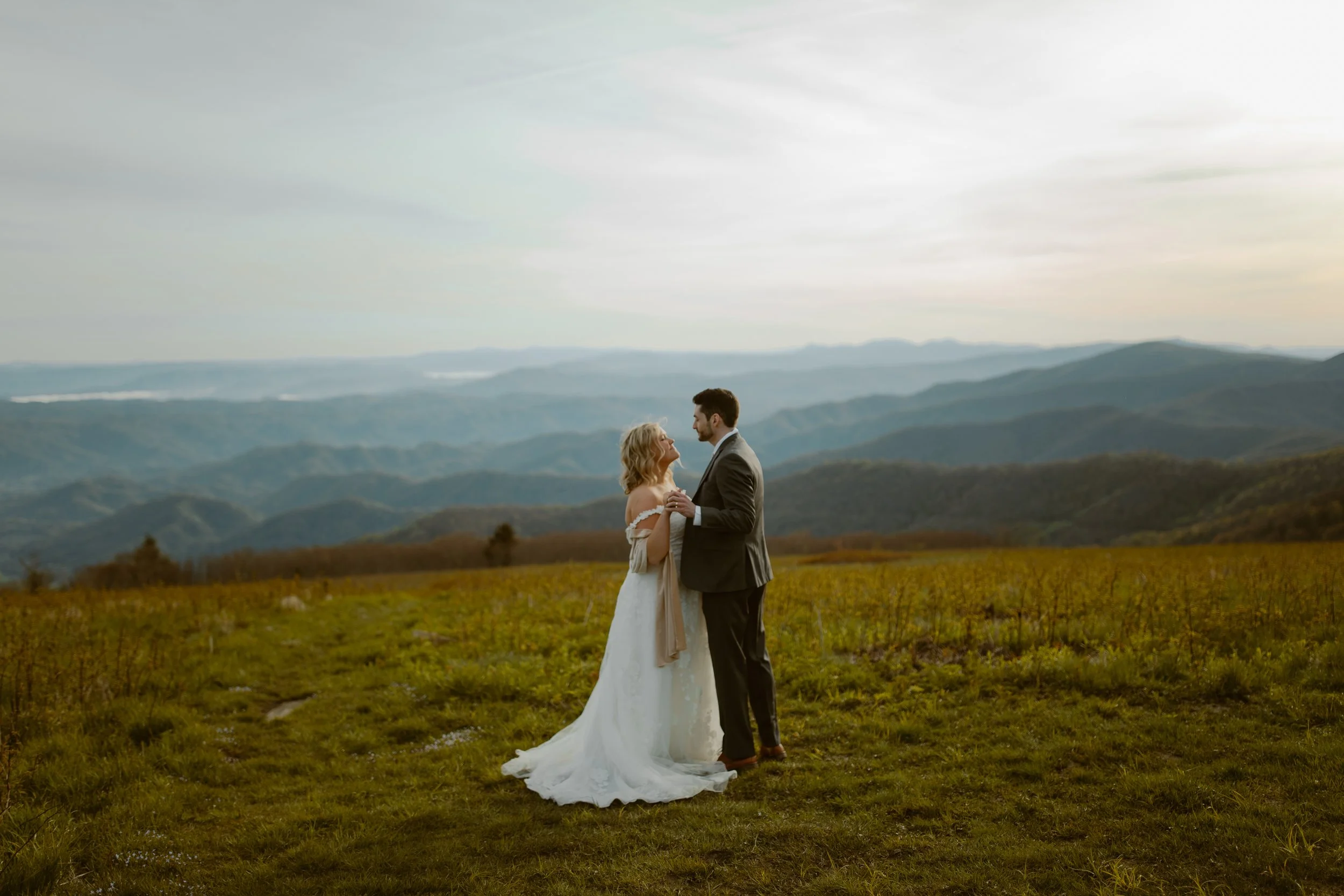 sunrise-roan-mountain-elopement-Tennessee