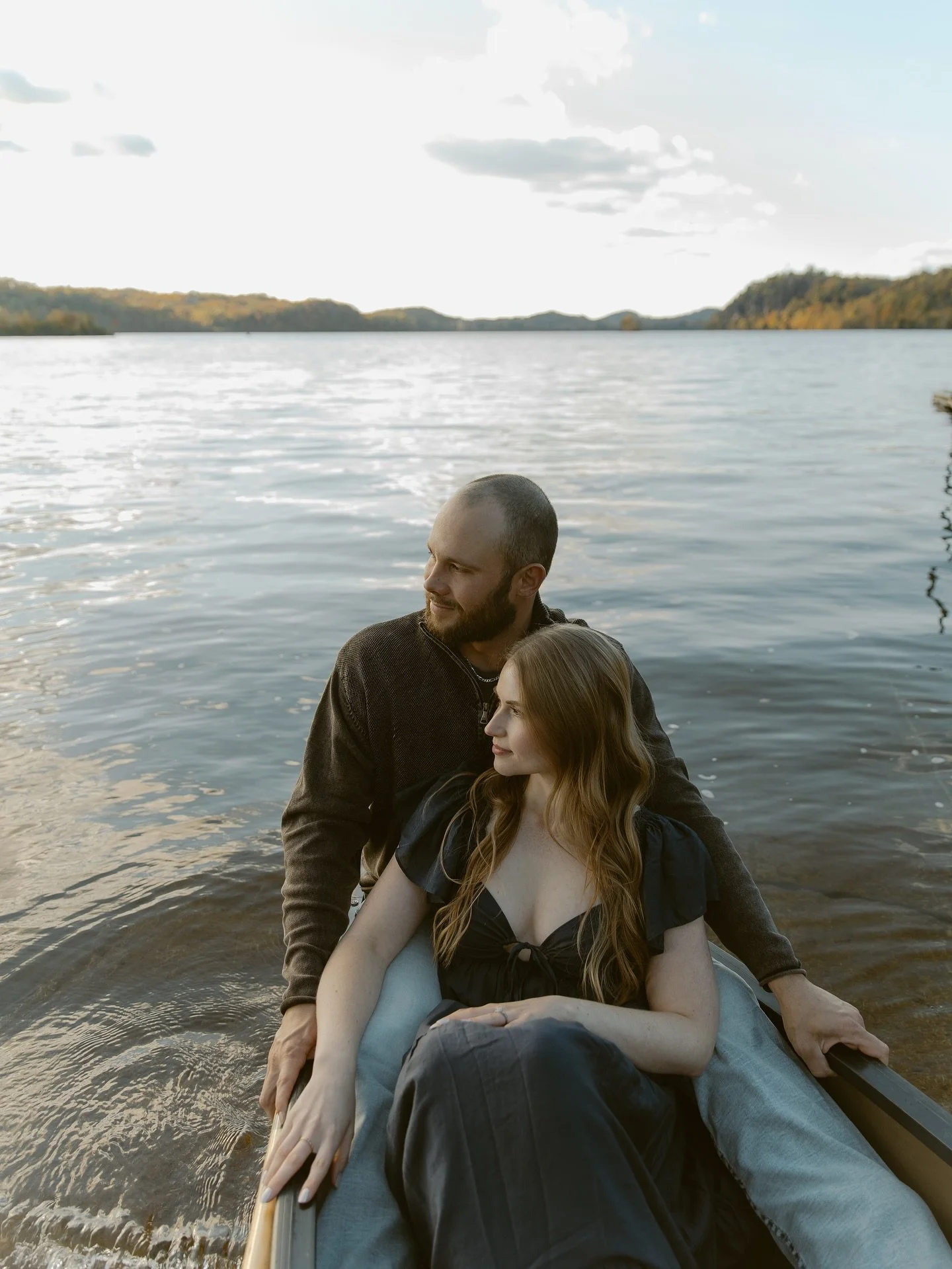 Canoe dates have officially become one of our favorite sessions! 🛶✨

Did you know that here in Tennessee there are the sweetest spots where you can hop in a canoe or kayak, soak up the views, and get some dreamy photos with your love?

K&amp;C had t