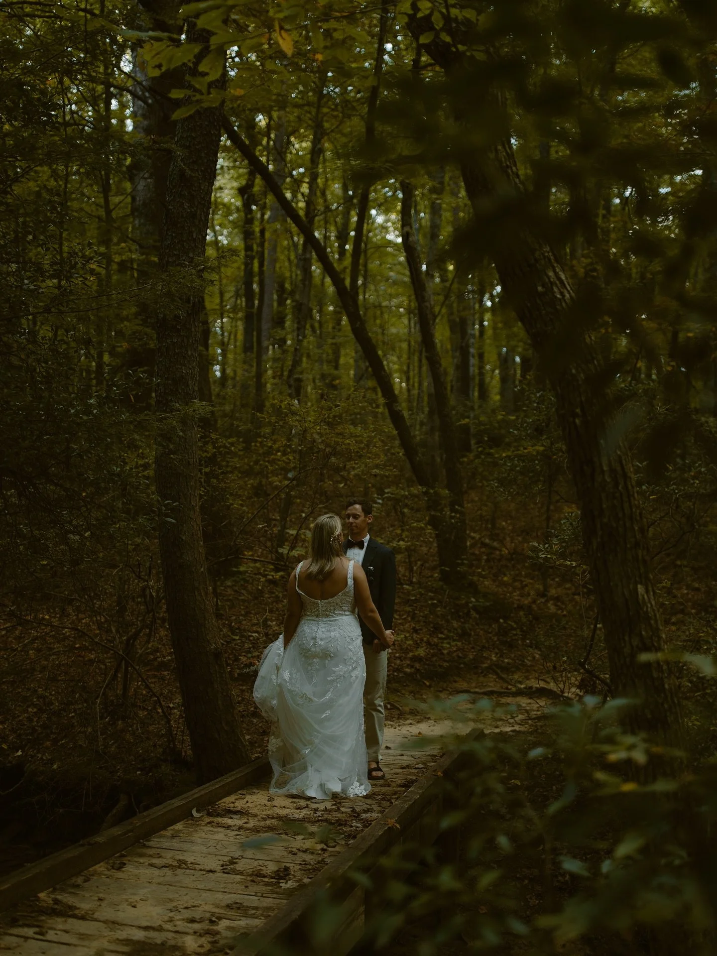 How easy is it to elope in Tennessee? Honestly&hellip; way easier than you think.
A lot of people assume you have to be a Tennessee resident to get married here, but the truth is most of our couples come from out of state &mdash; and sometimes even o