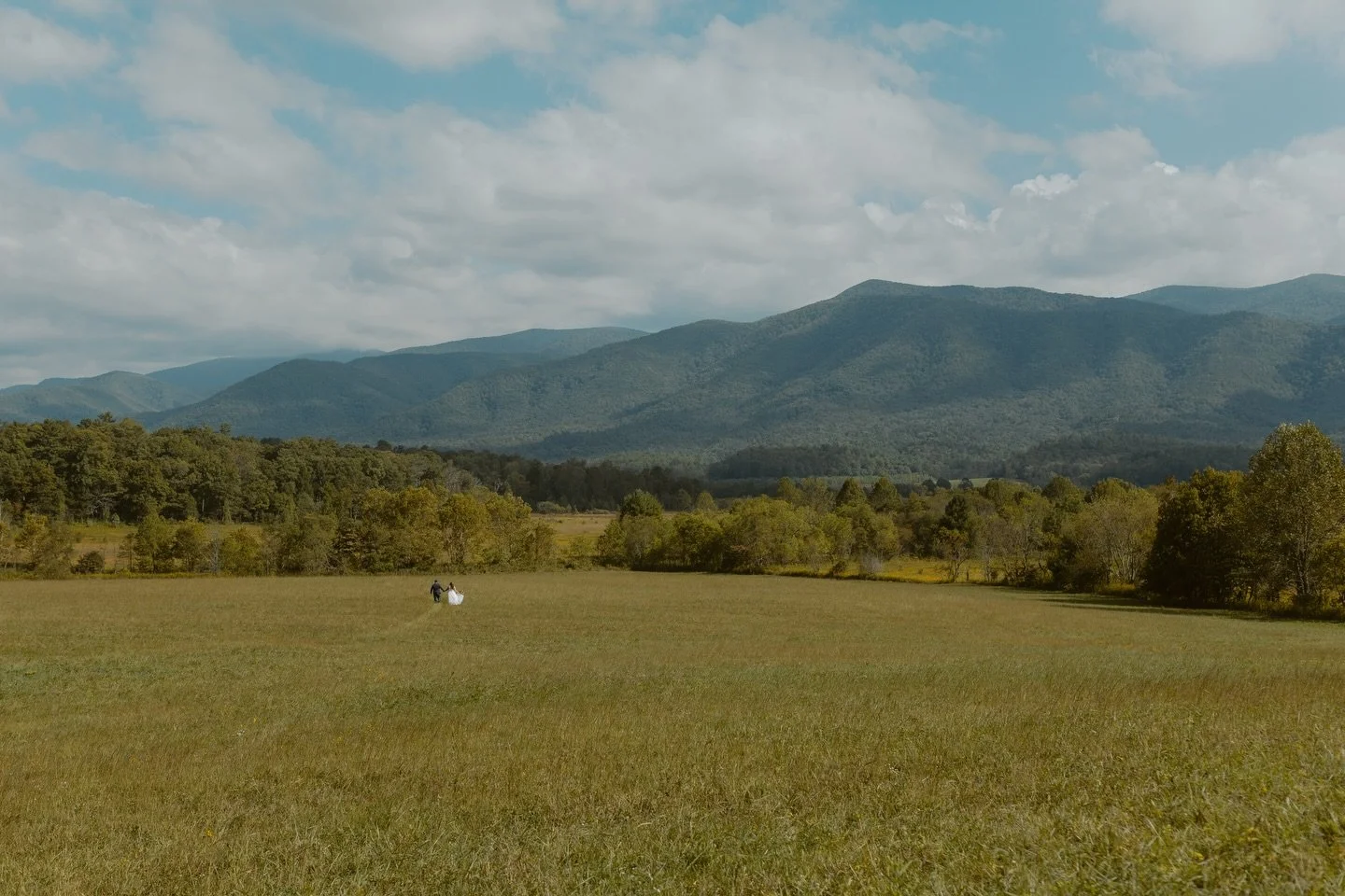 Nowadays, couples are treating their elopement day like a full experience instead of a rushed photoshoot &mdash; and we LOVE that. ✨

Just because you&rsquo;re eloping doesn&rsquo;t mean skipping the chance to make your wedding day epic, meaningful, 