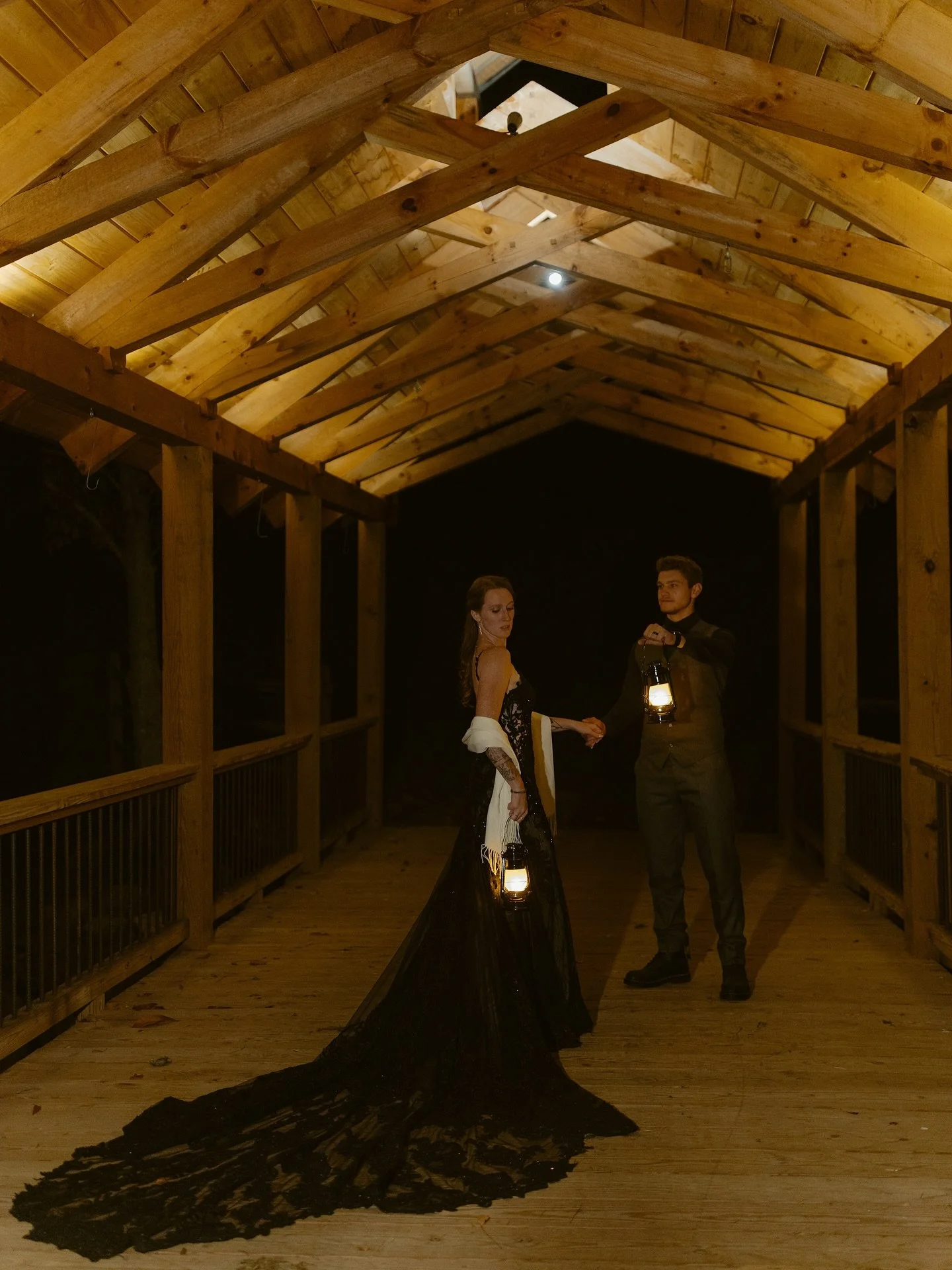 Not because it gets dark we gotta stop taking photos &mdash; honestly, that&rsquo;s when the magic happens ✨

These night photos deserved their own post because&hellip; they&rsquo;re 🔥

#tennesseeelopementphotographer #adventureelopementphotographer