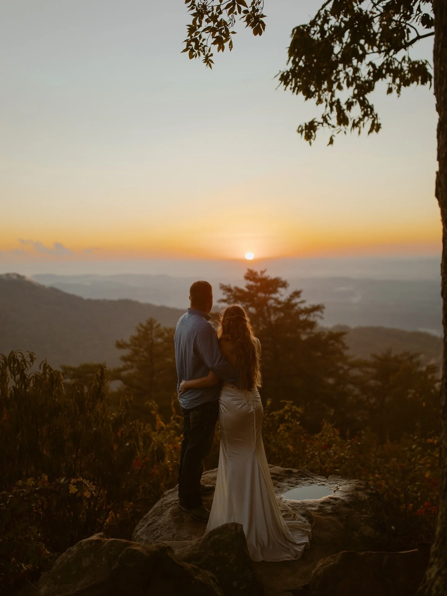 We wanted to do a special little &ldquo;year wrapped&rdquo; with some of our favorite sunrise and sunset moments from this year 🤍 

If you&rsquo;ve been here for a while, you know how down we are to wake up super early and hike in the dark for an ep