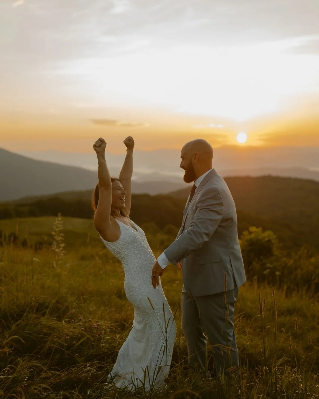 If you&rsquo;re the kind of couple who doesn&rsquo;t mind waking up early on your wedding day to exchange vows as the sun rises&hellip; you&rsquo;re in the right place! 

Summer is actually one of the best times for a sunrise elopement. Those cool, f
