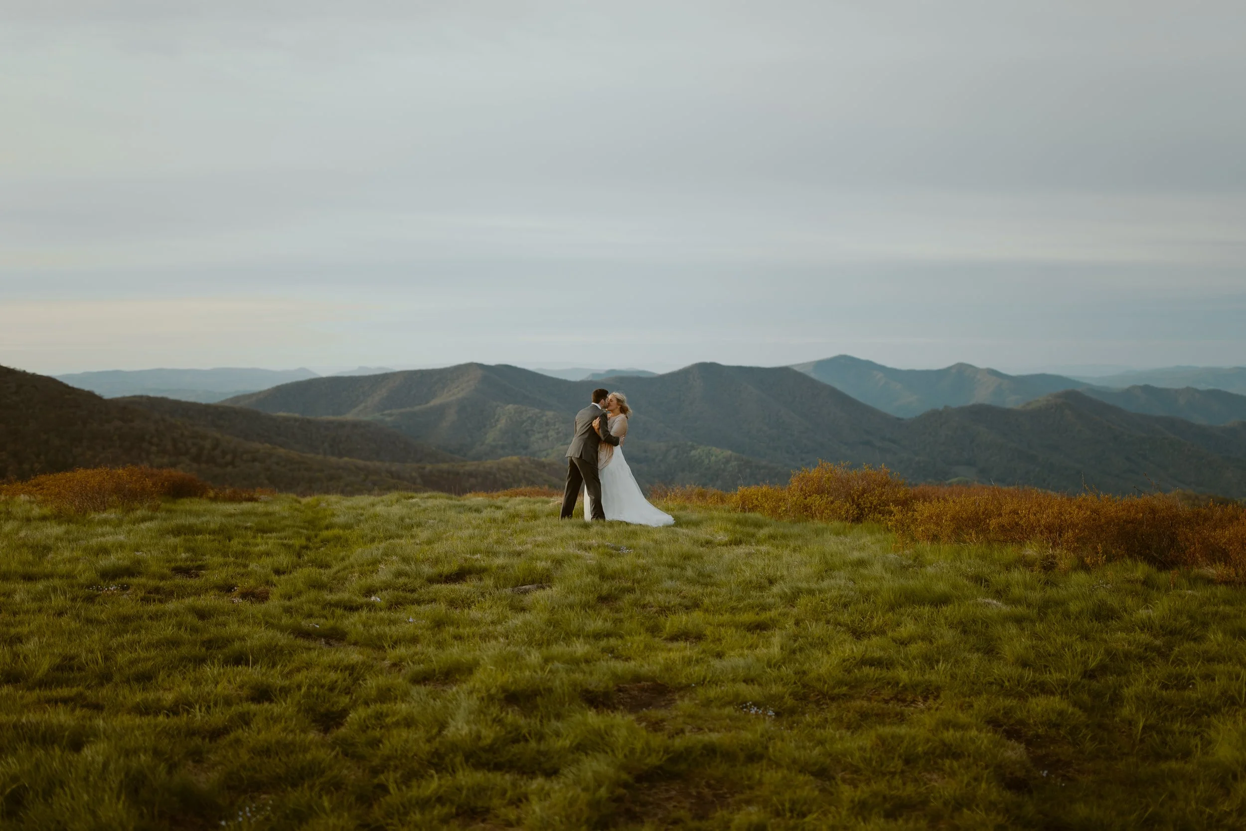 sunrise-roan-mountain-elopement-Tennessee