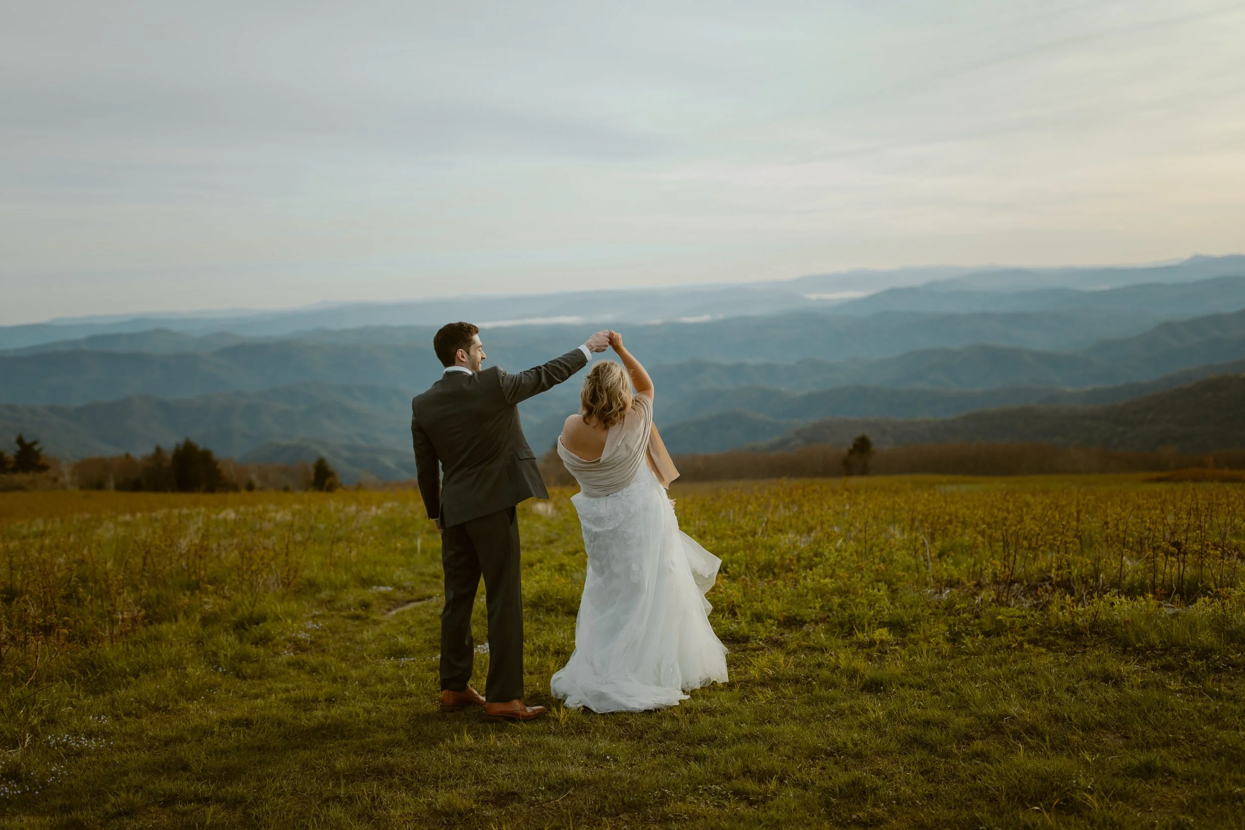 sunrise-roan-mountain-elopement-Tennessee