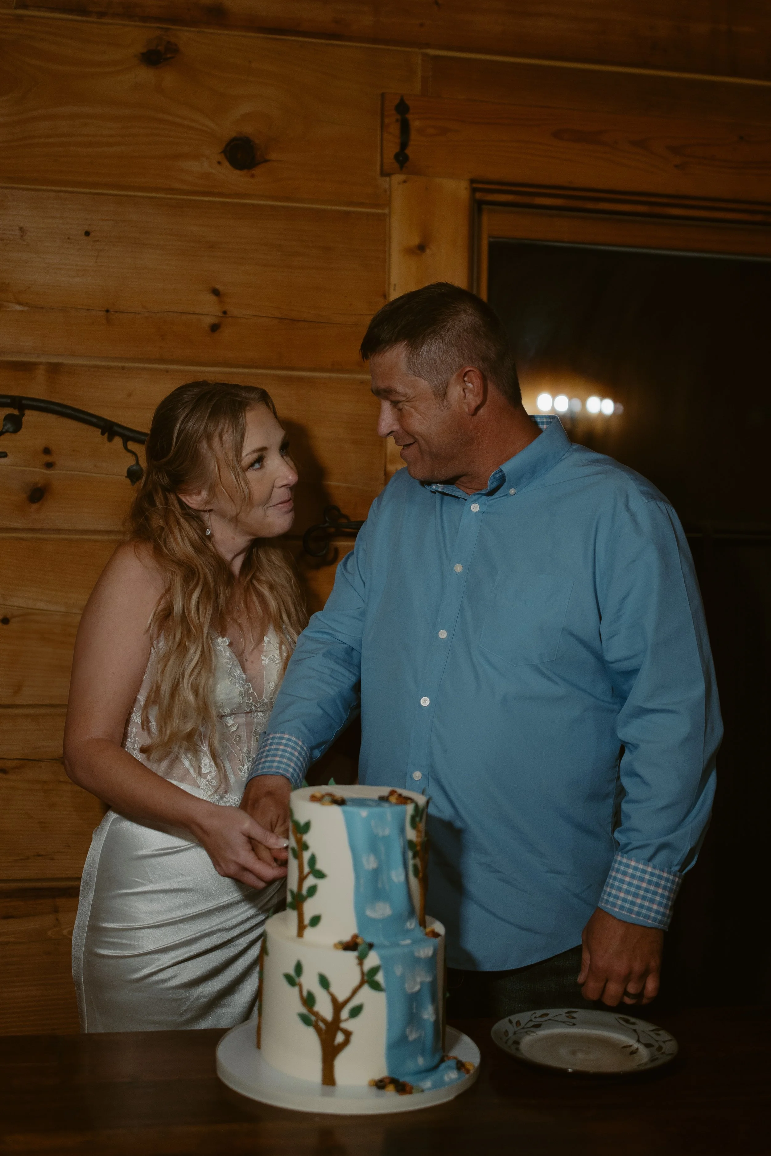 Tennessee-adventure-waterfall-fall-elopement