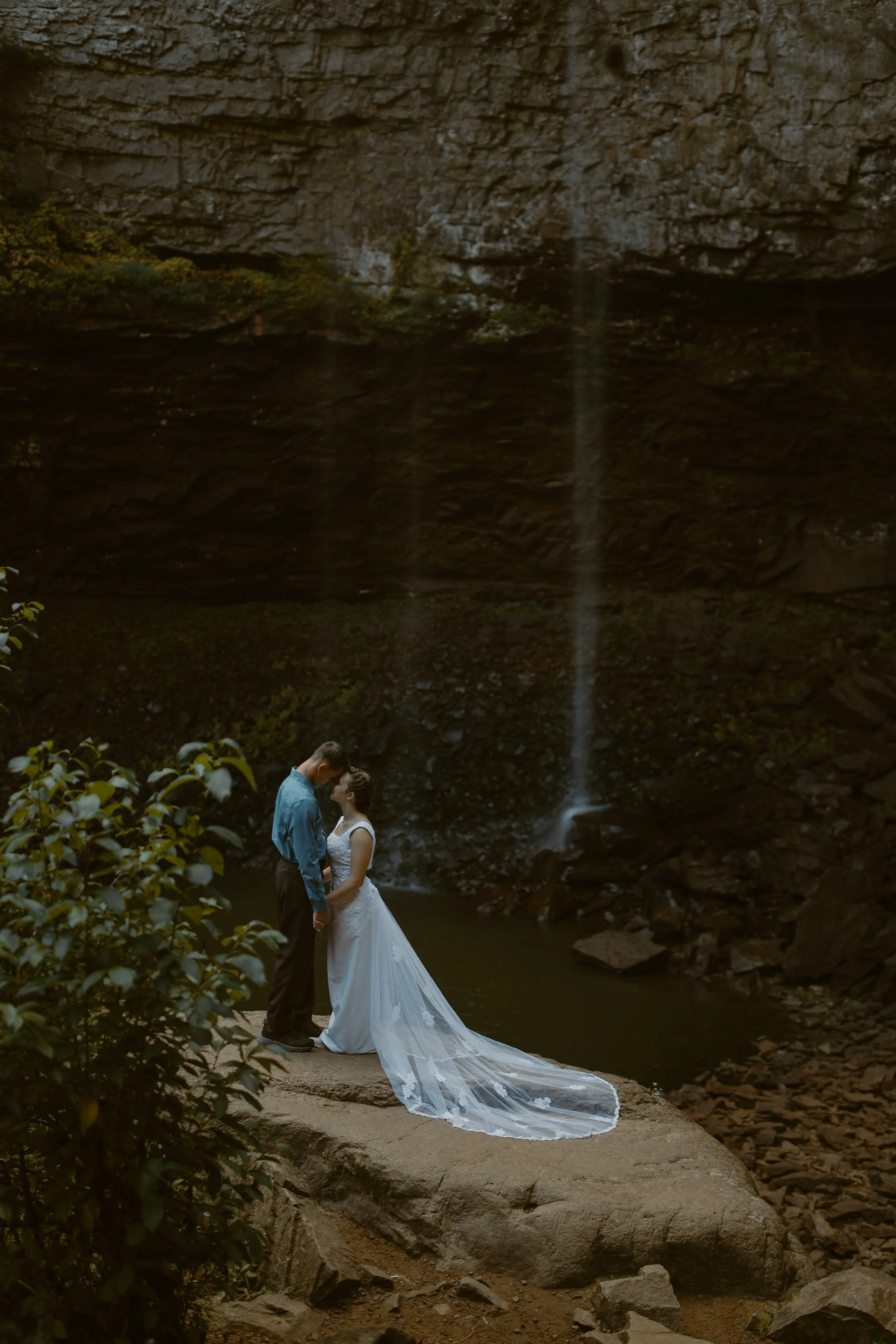 Tennessee-waterfall-sunrise-elopement