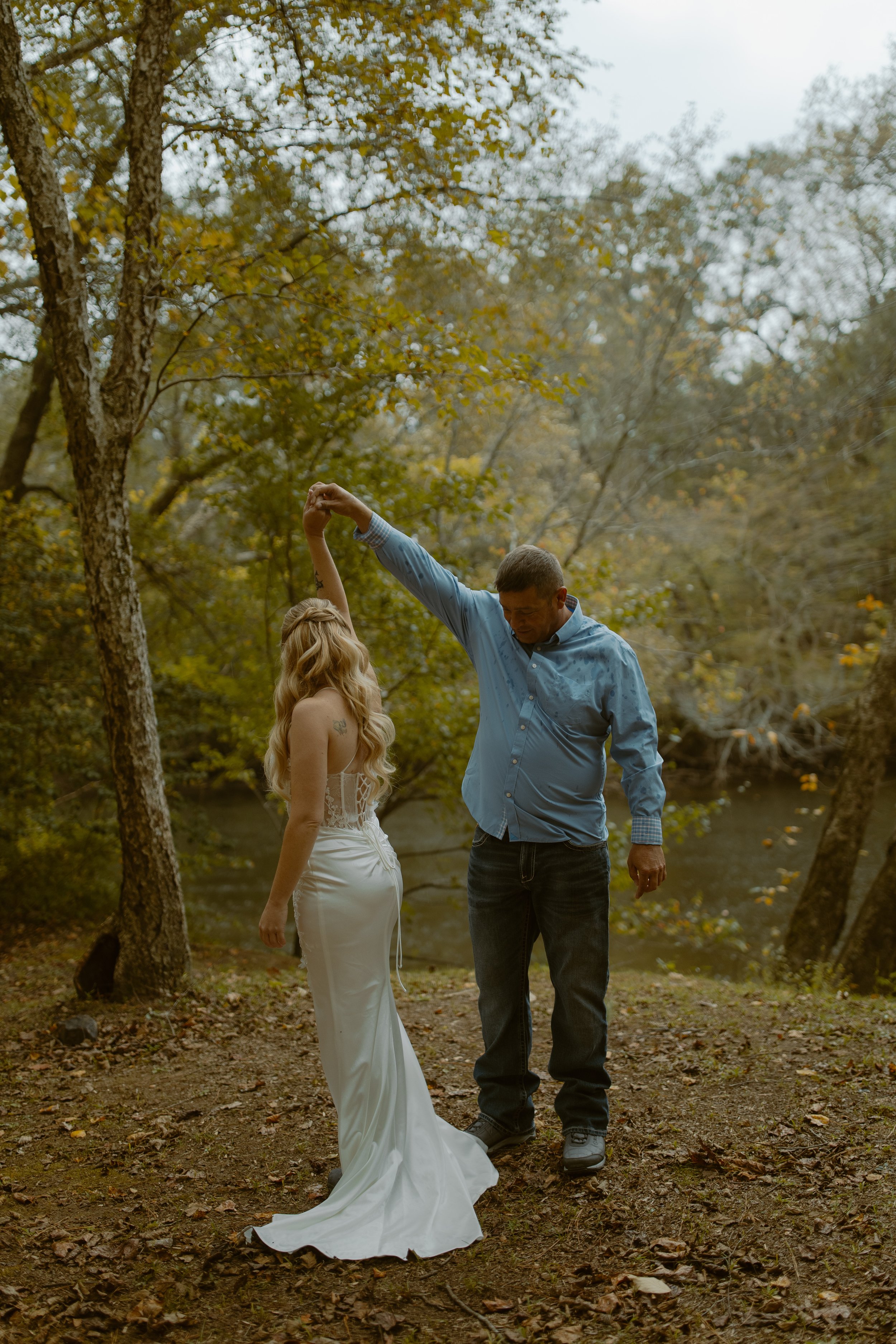 Tennessee-adventure-waterfall-fall-elopement