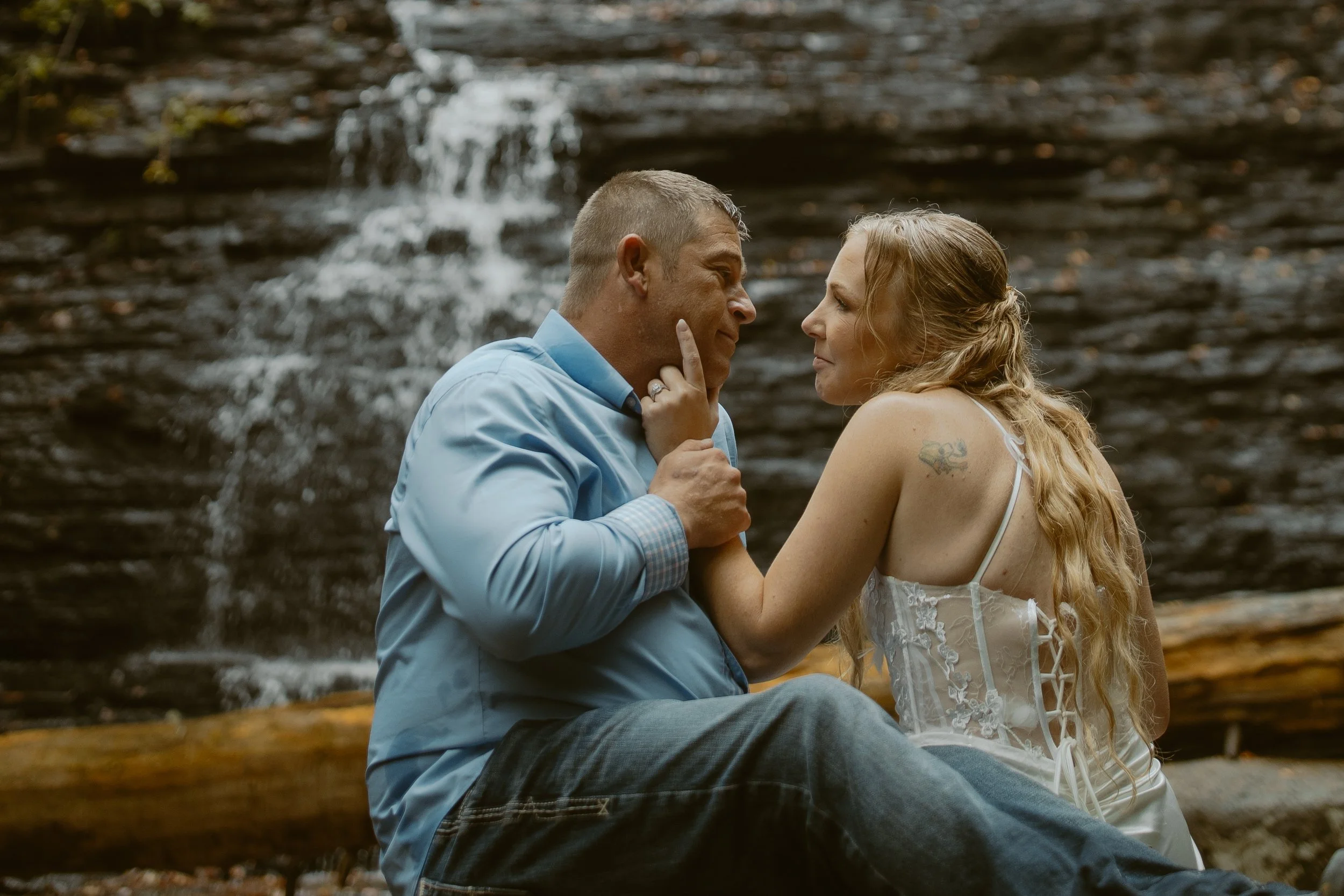 Tennessee-adventure-waterfall-fall-elopement
