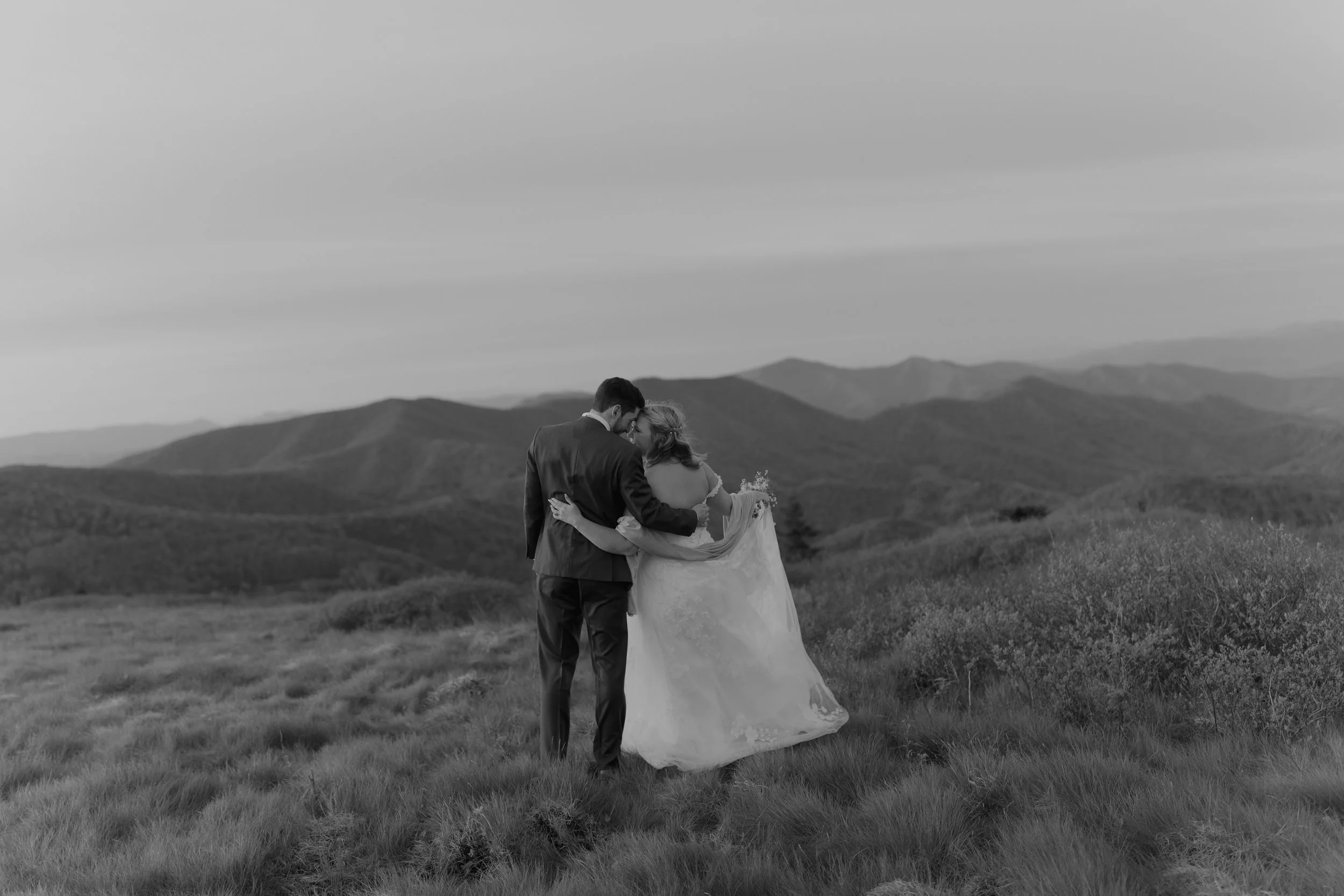 sunrise-roan-mountain-elopement-Tennessee