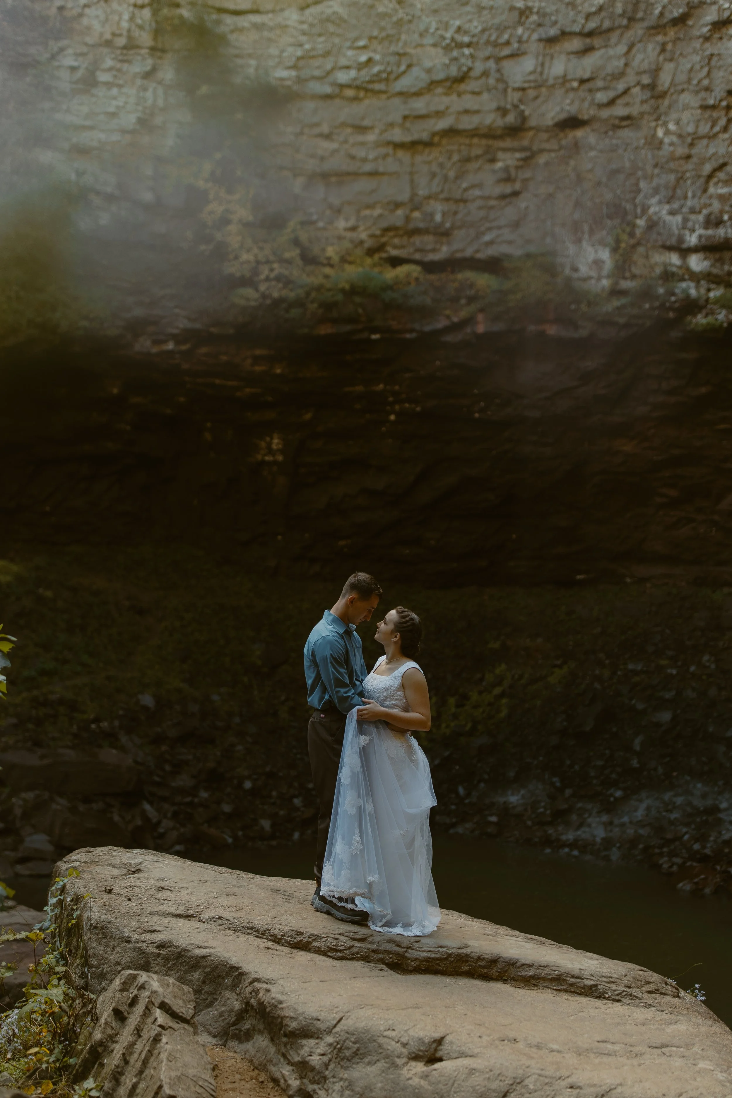 Tennessee-waterfall-sunrise-elopement