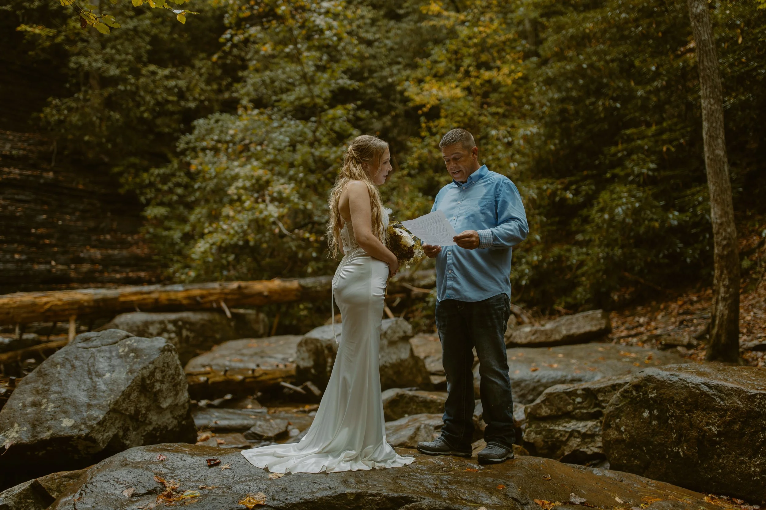 Tennessee-adventure-waterfall-fall-elopement